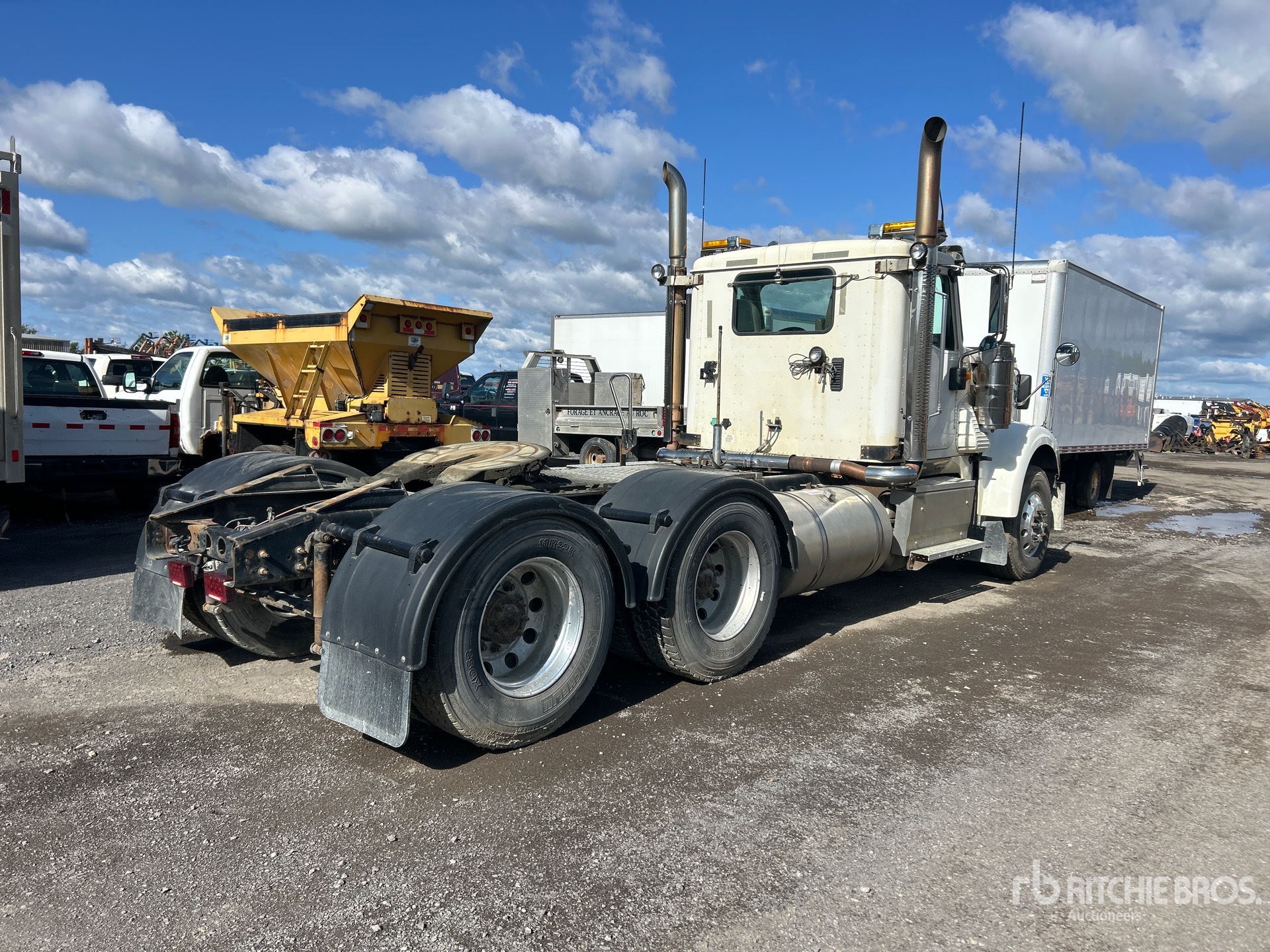 2015 International 9900i