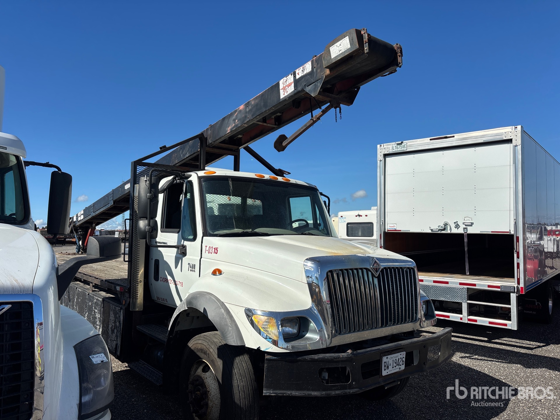 2005 International 7400