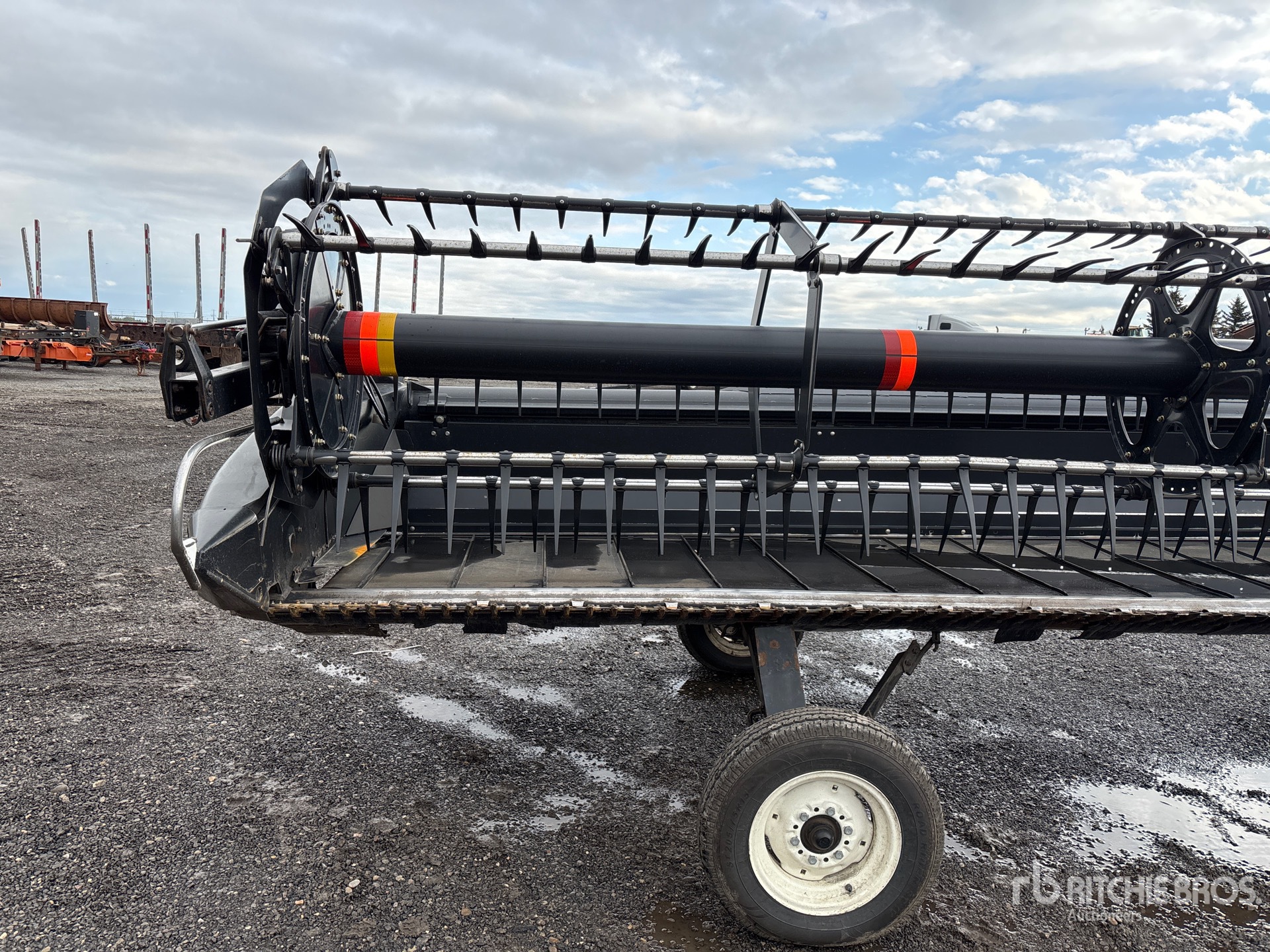2014 Macdon D65