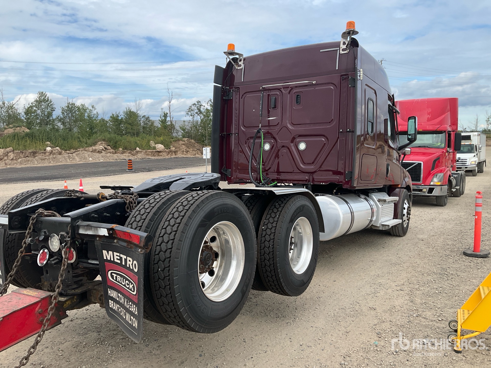 2021 Freightliner CASCADIA 126