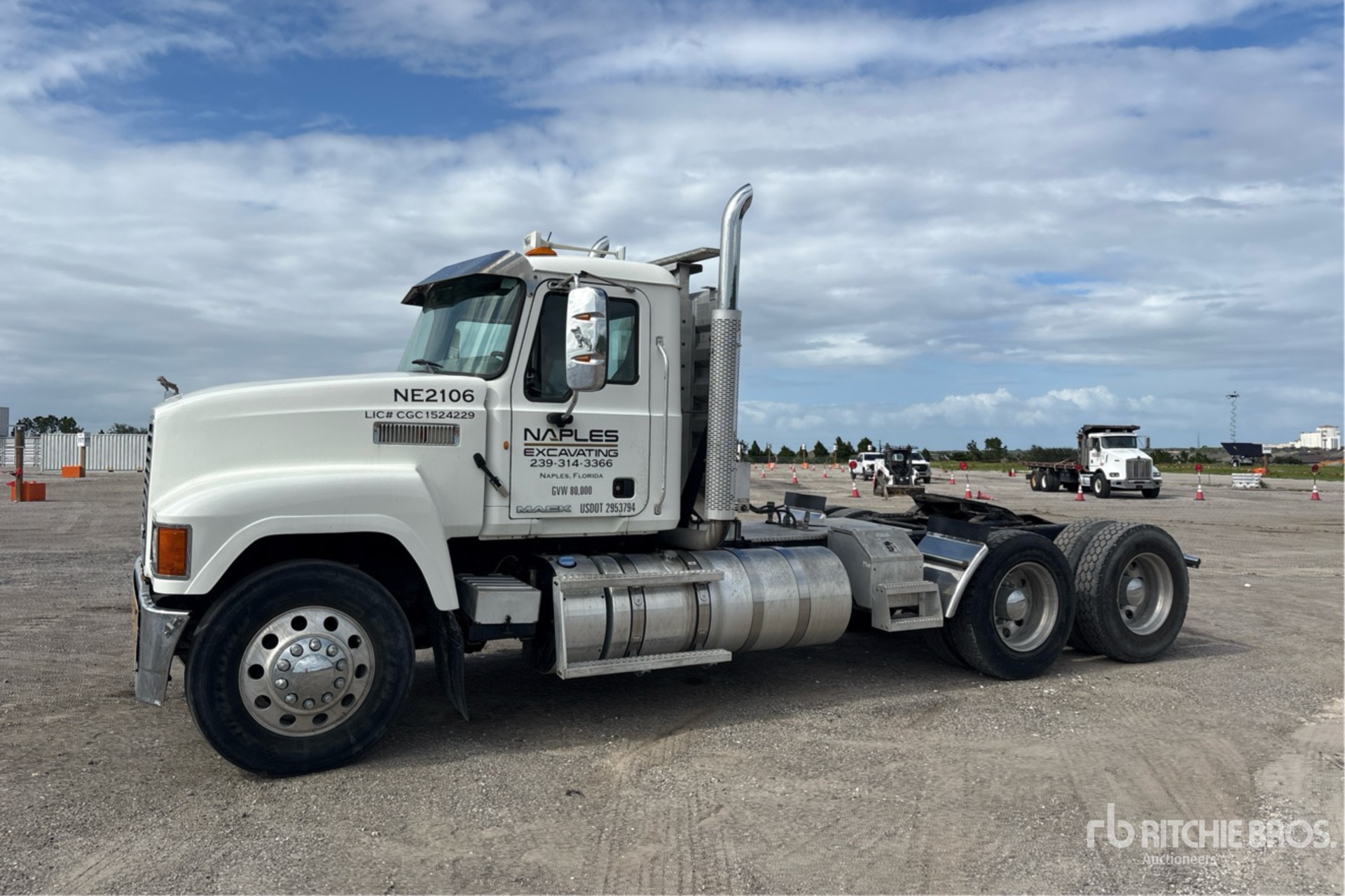 2015 Mack CHU613