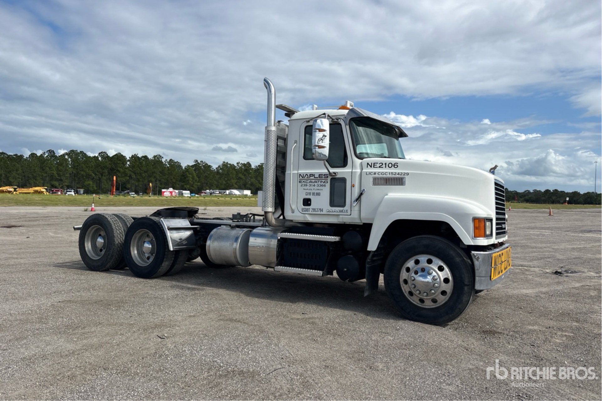 2015 Mack CHU613