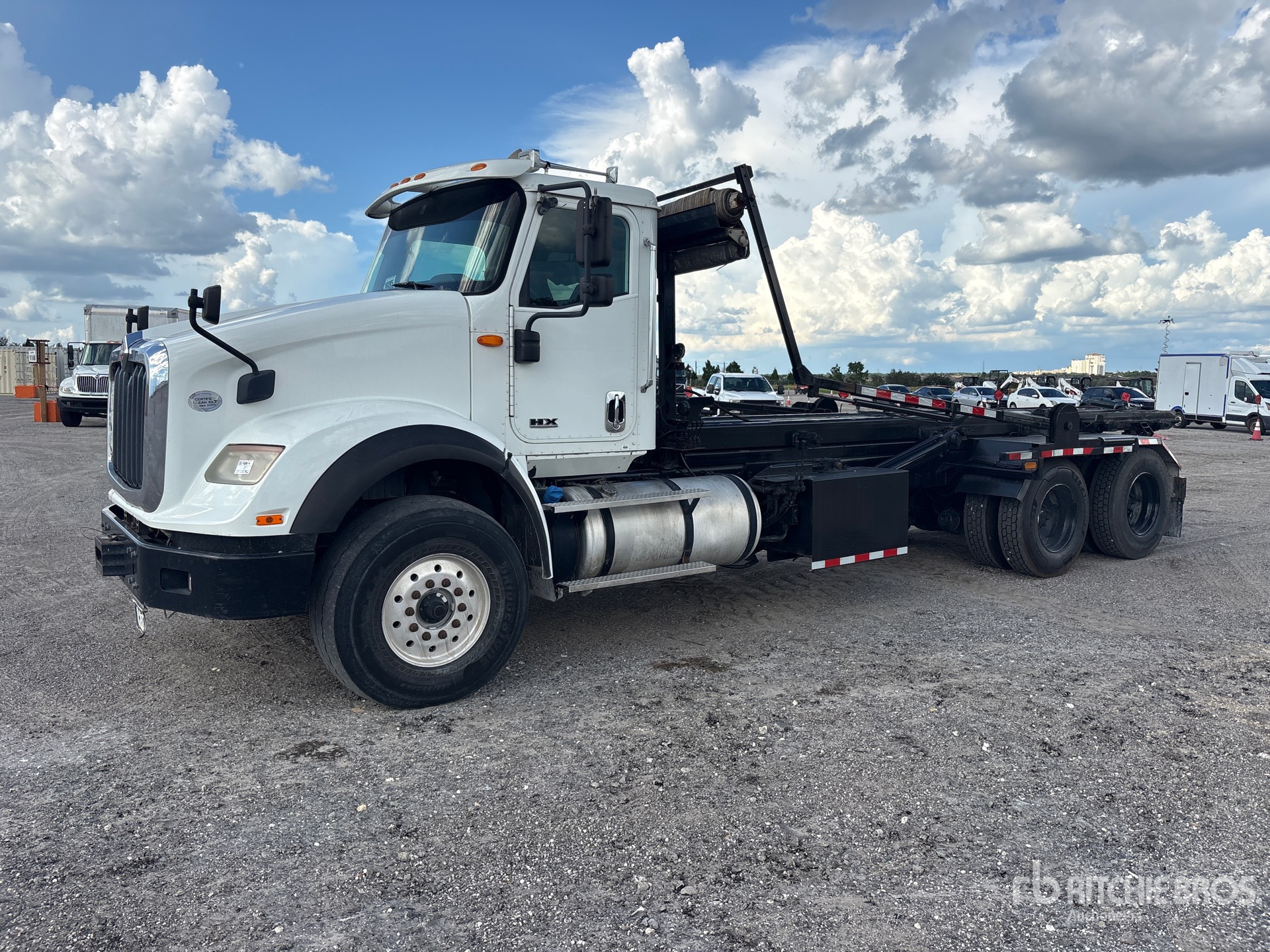 Photo of 2017 International HX615