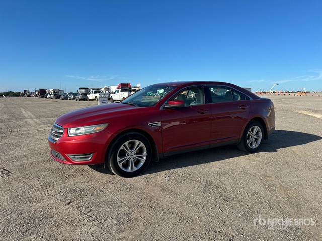 2014 Ford Taurus Automobile