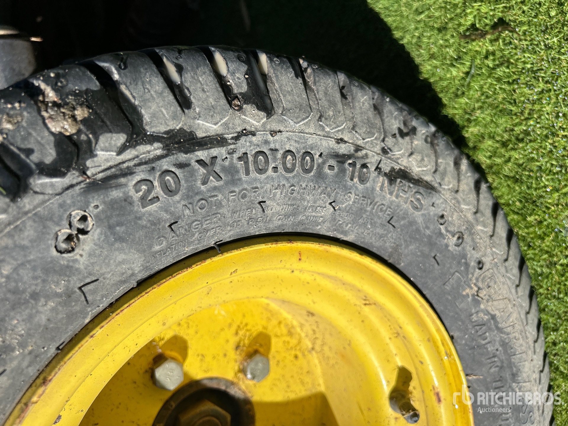 John Deere 2635A