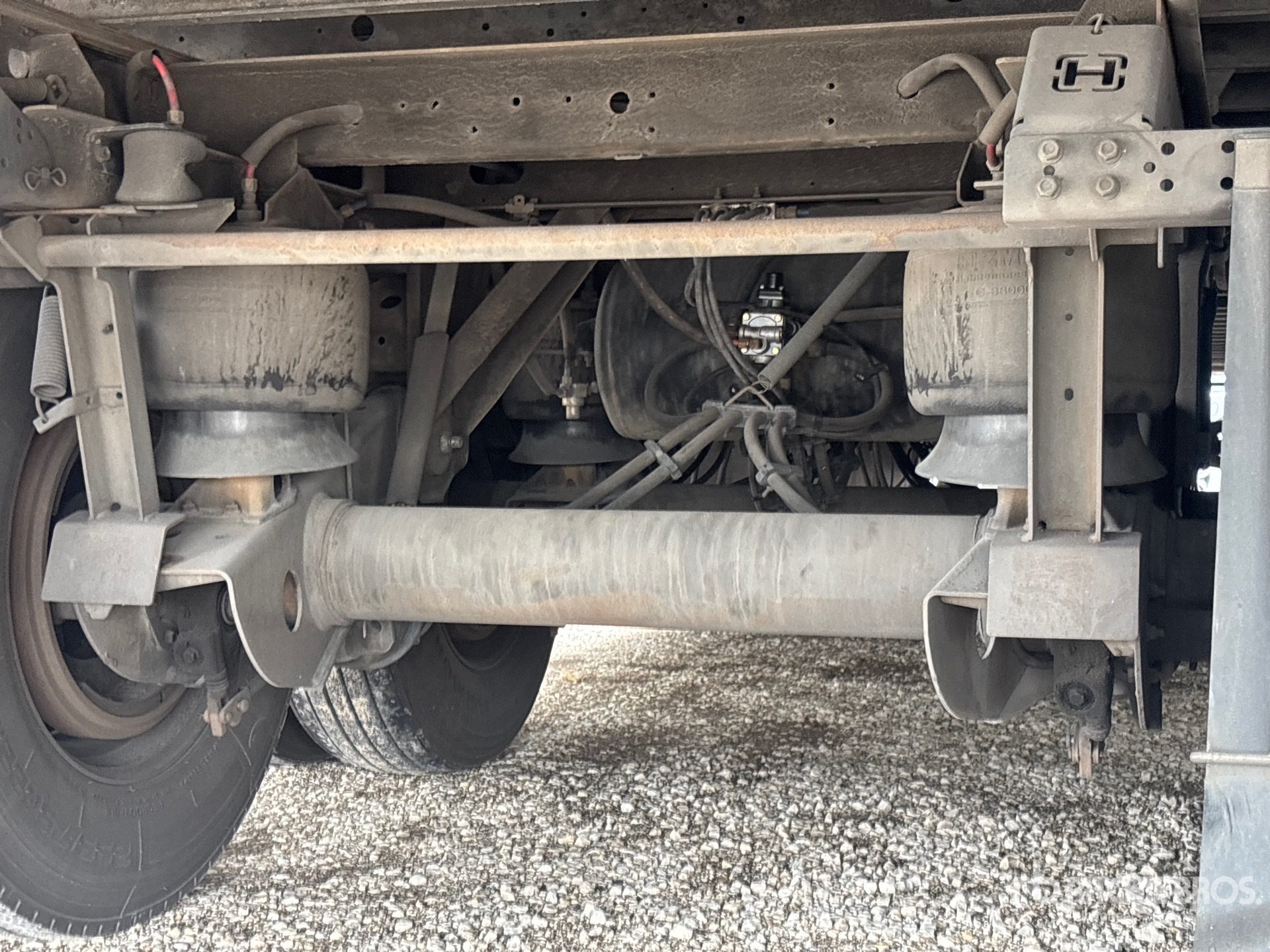 2021 Utility 53 FT T/A