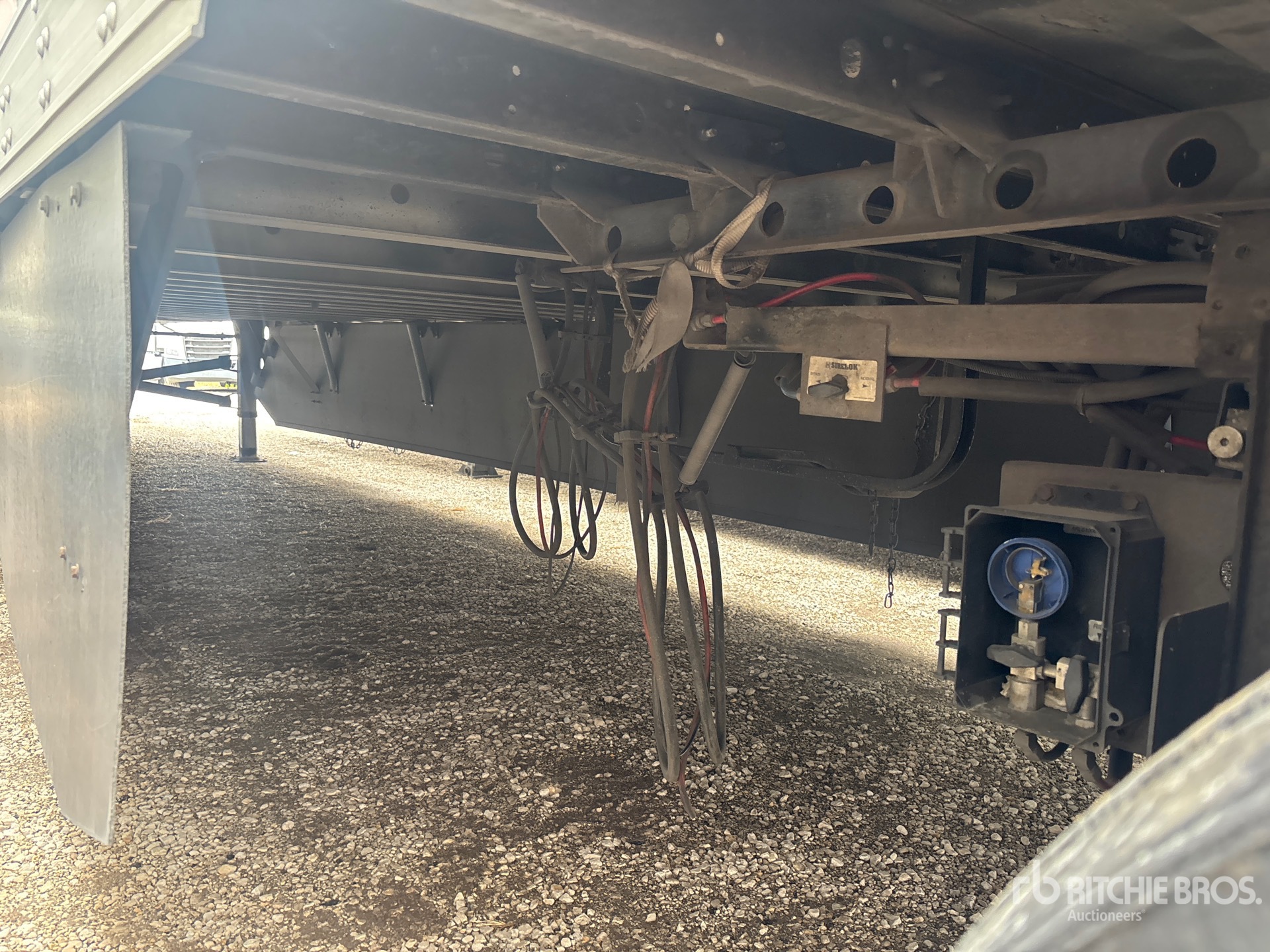 2021 Utility 53 FT T/A