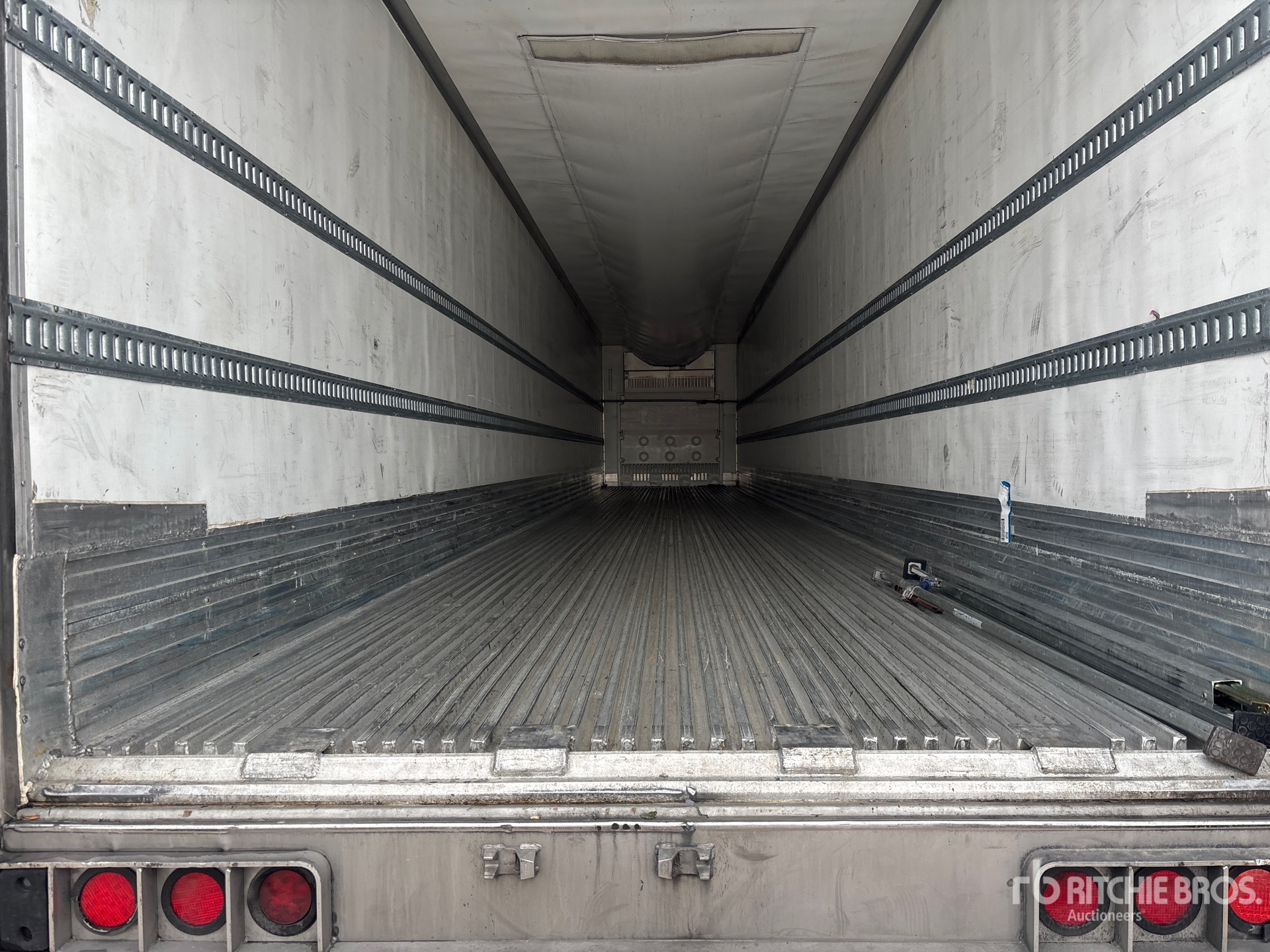 2021 Utility 53 FT T/A