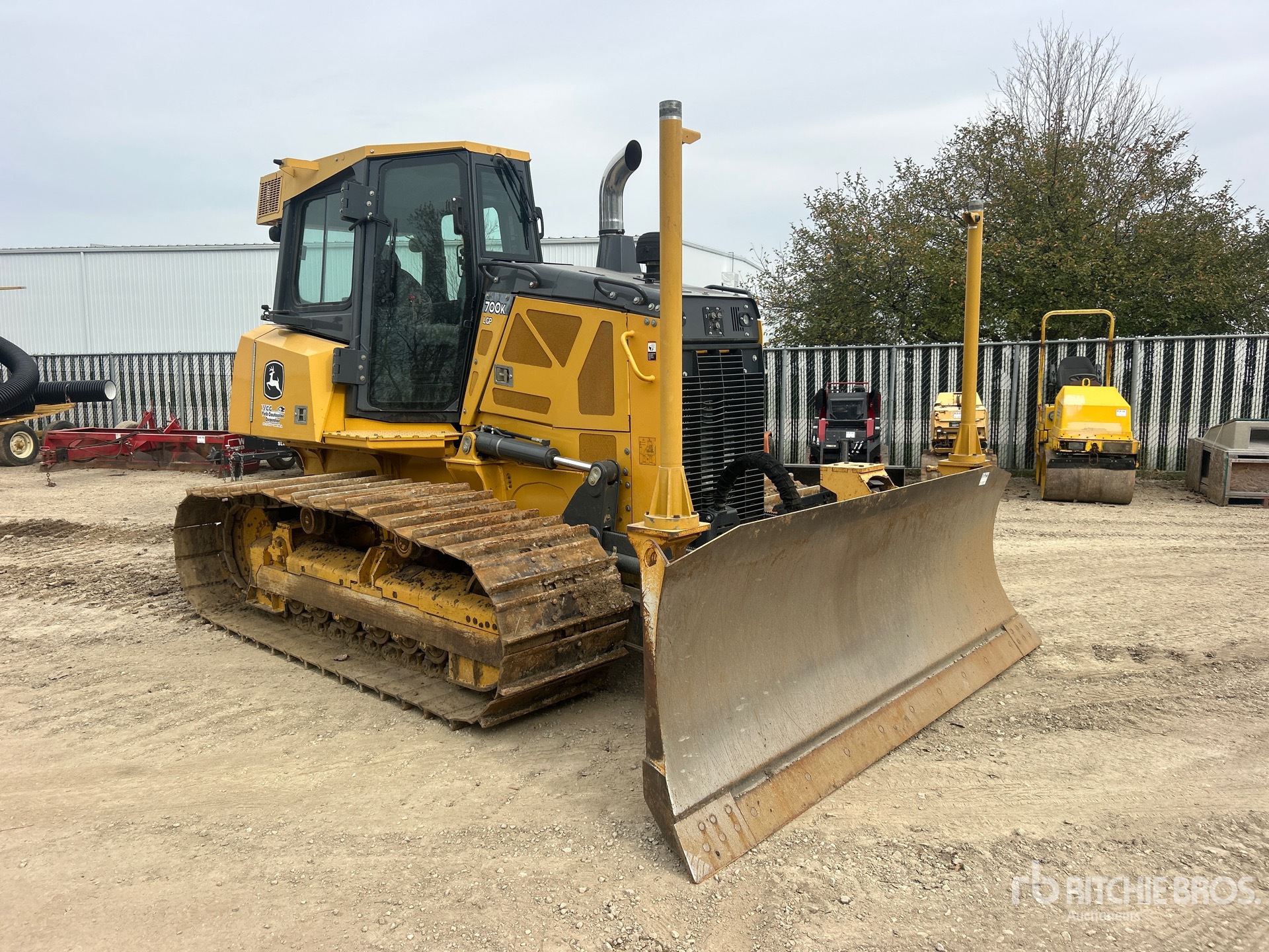 2017 John Deere 700K