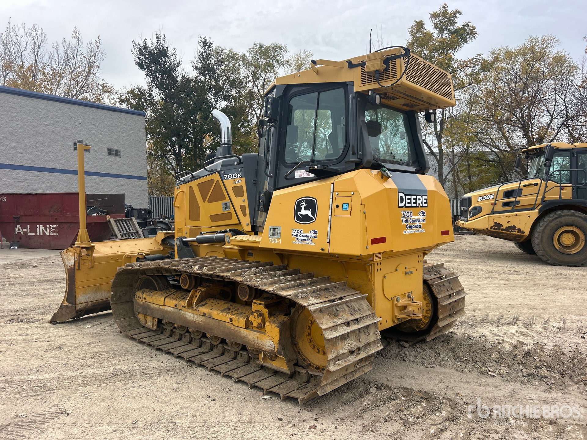 2017 John Deere 700K