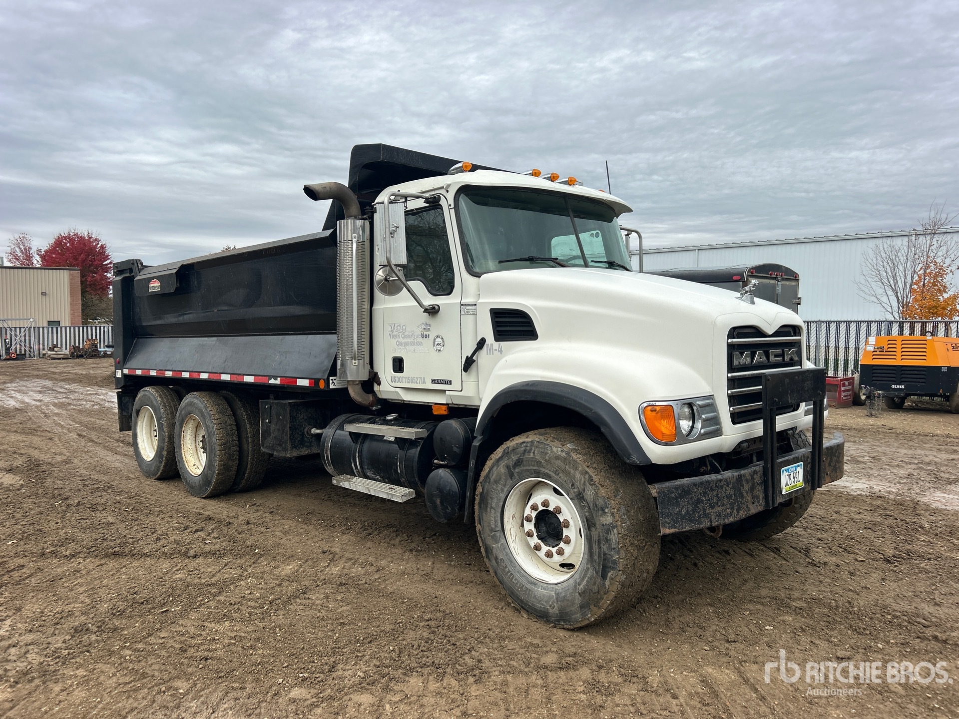 2007 Mack CV713
