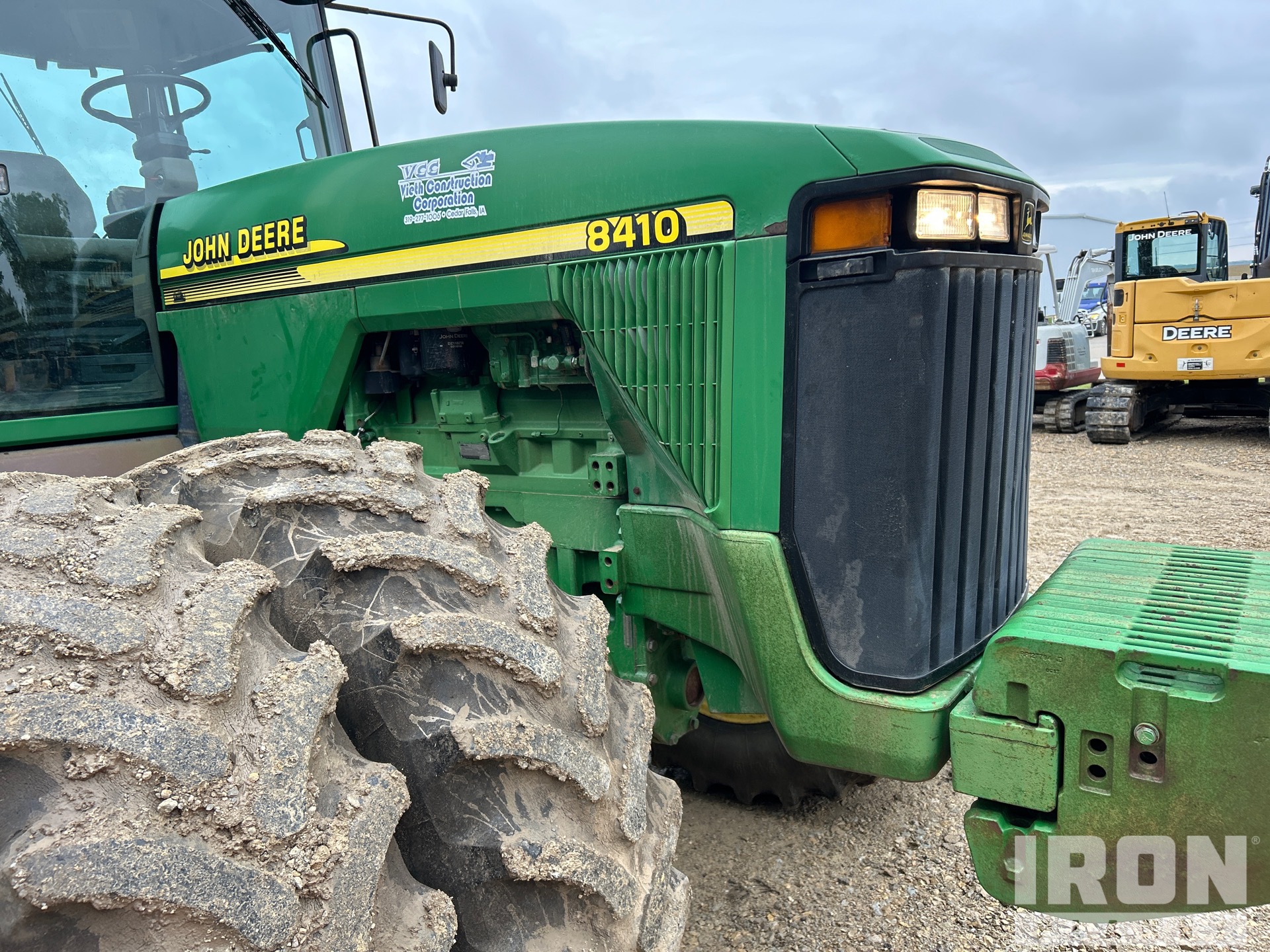 2000 John Deere 8410