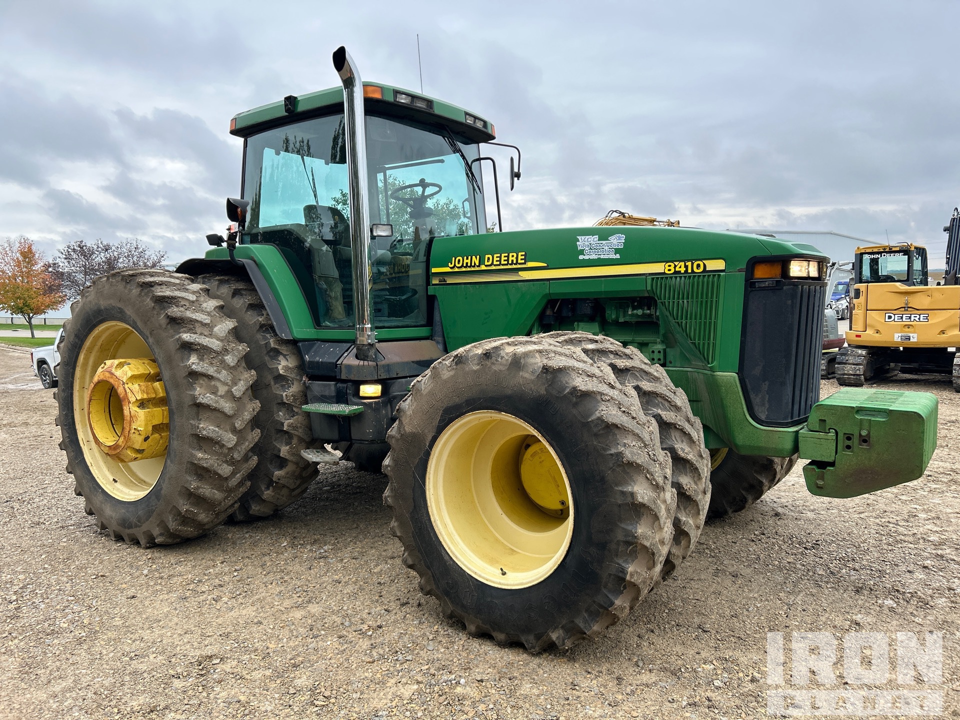 2000 John Deere 8410