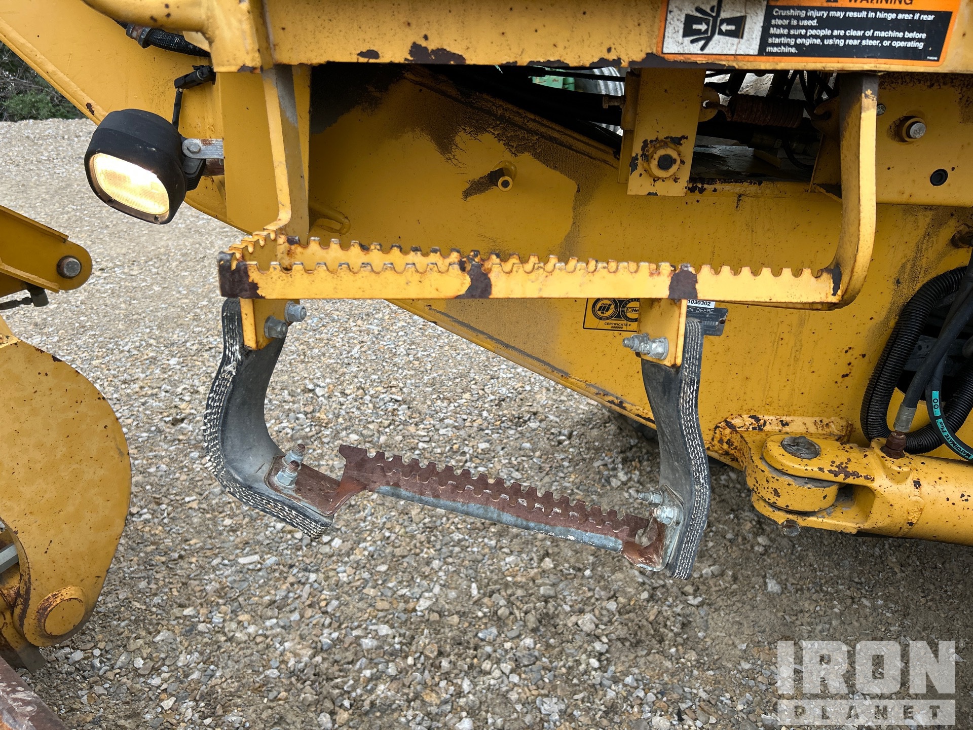 2000 John Deere 772CH