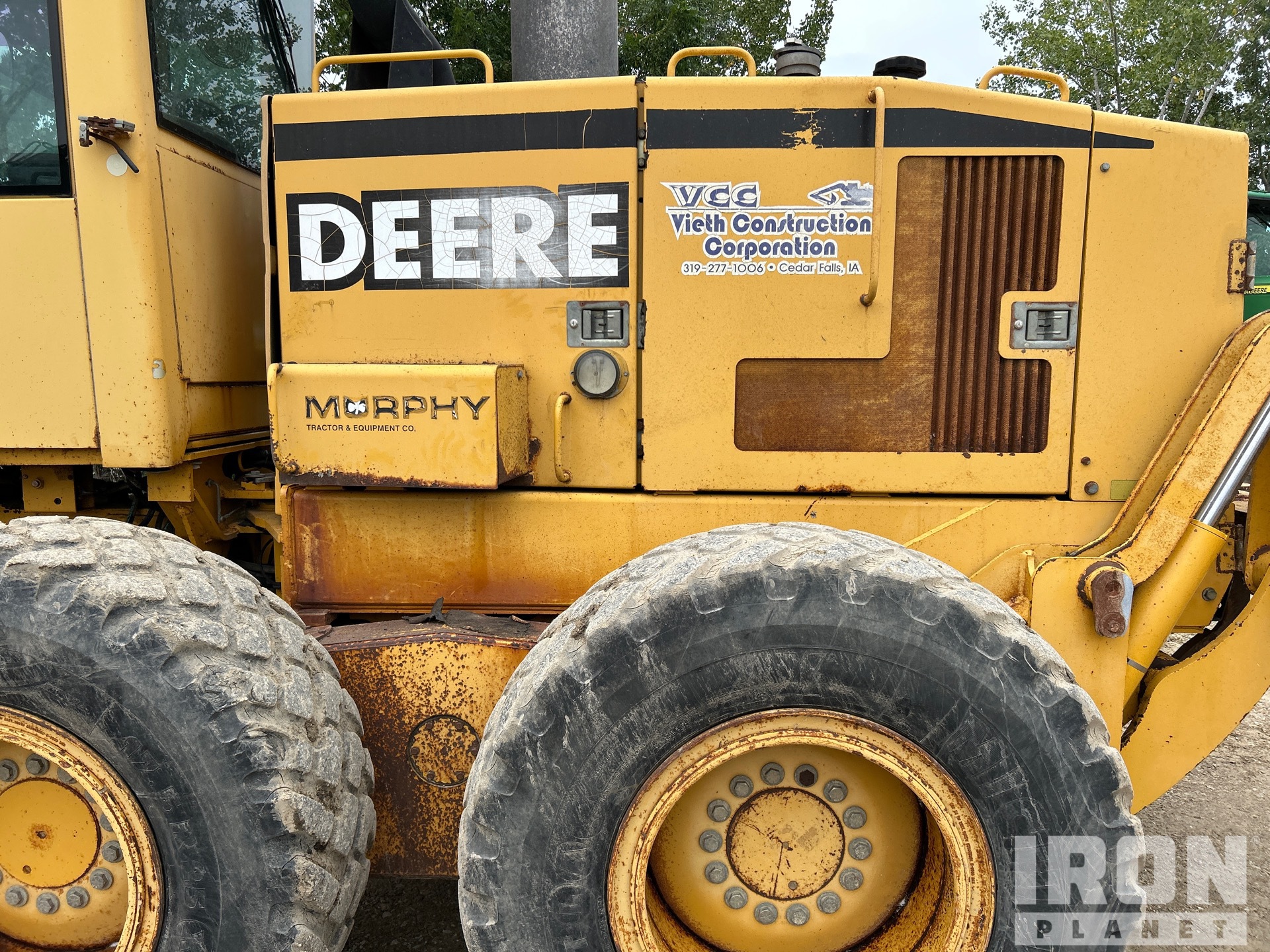 2000 John Deere 772CH