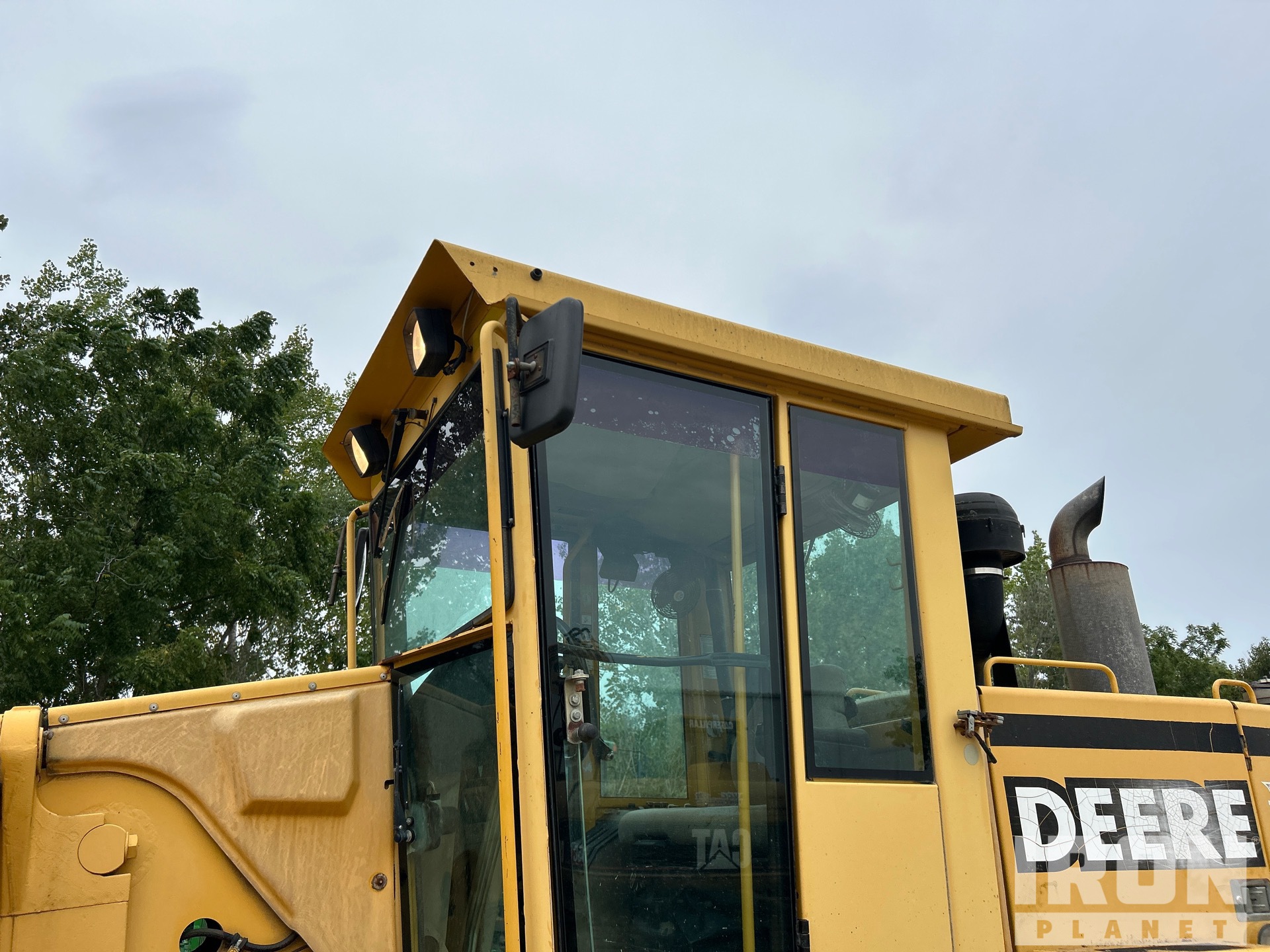 2000 John Deere 772CH