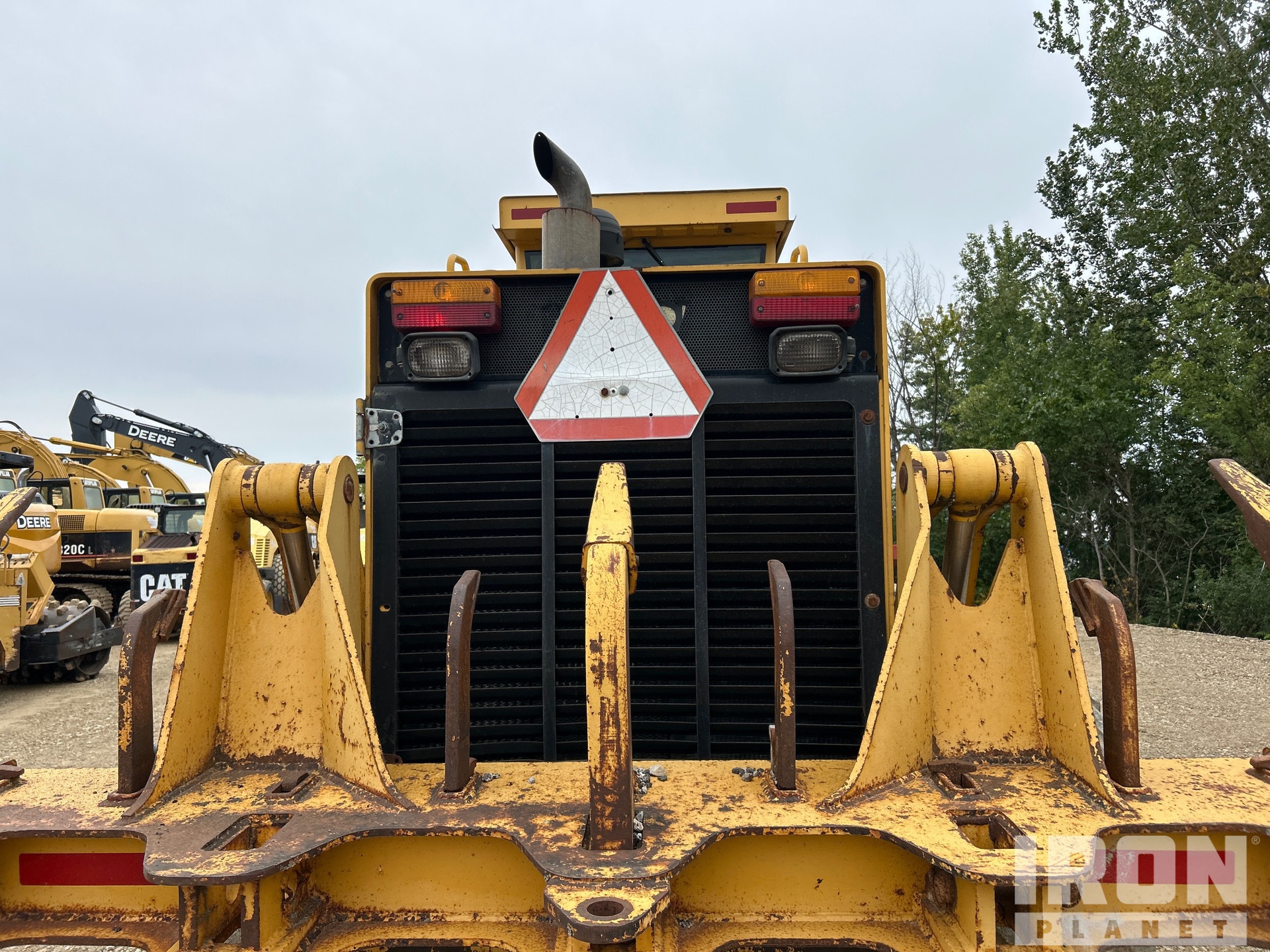 2000 John Deere 772CH