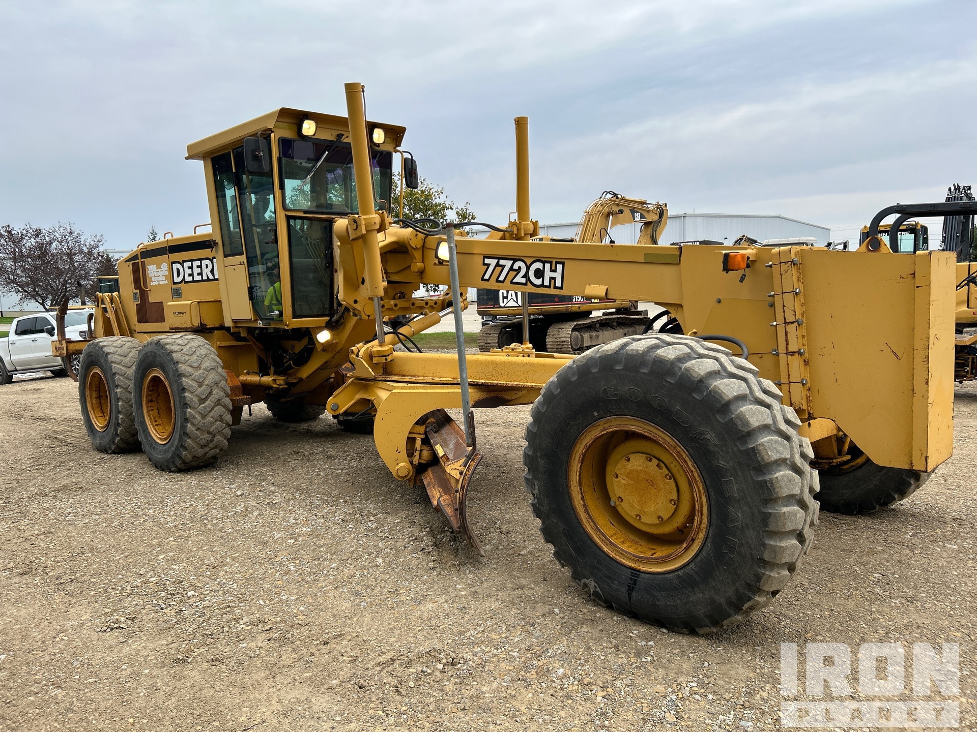 2000 John Deere 772CH