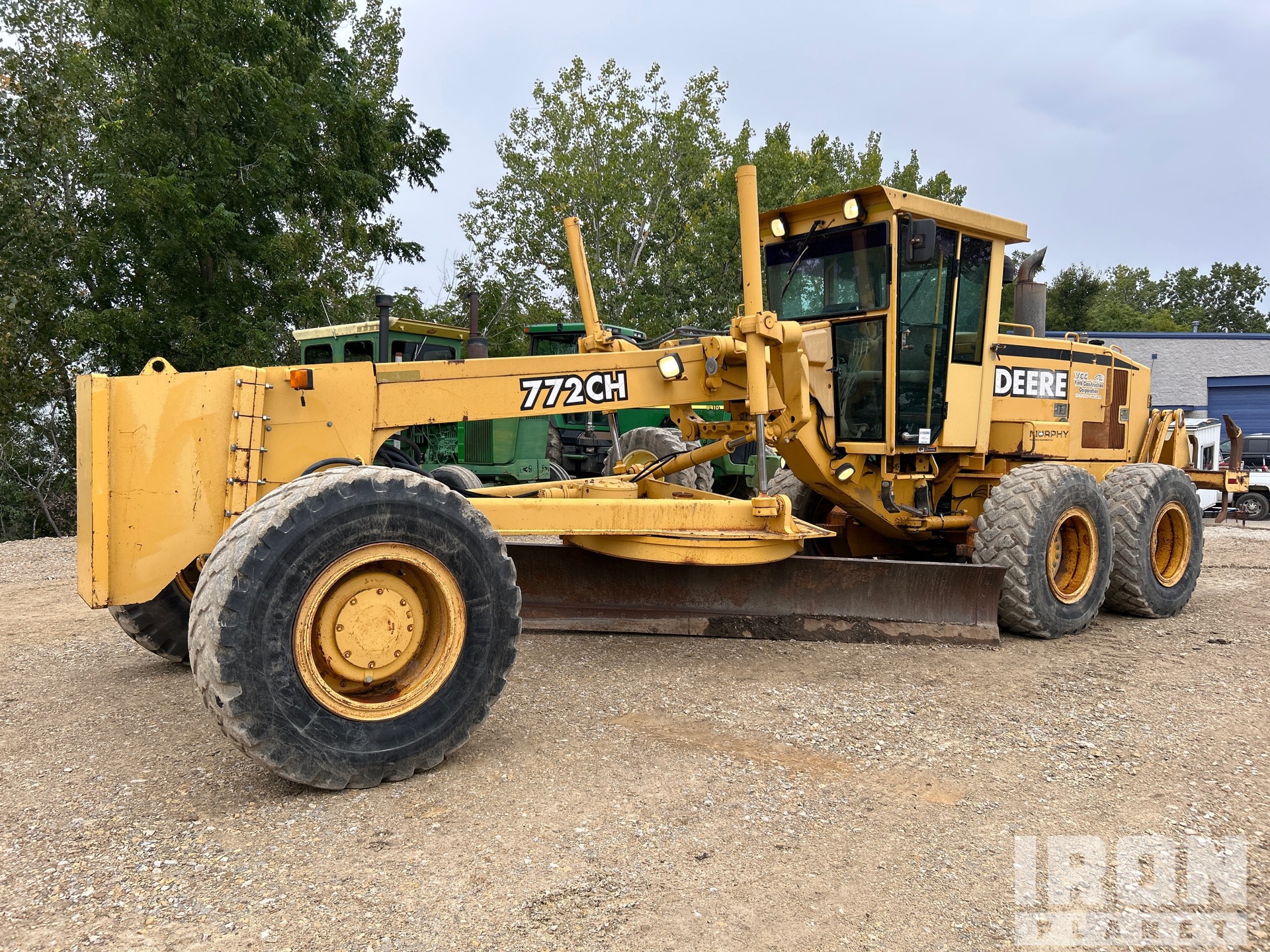 Photo of 2000 John Deere 772CH