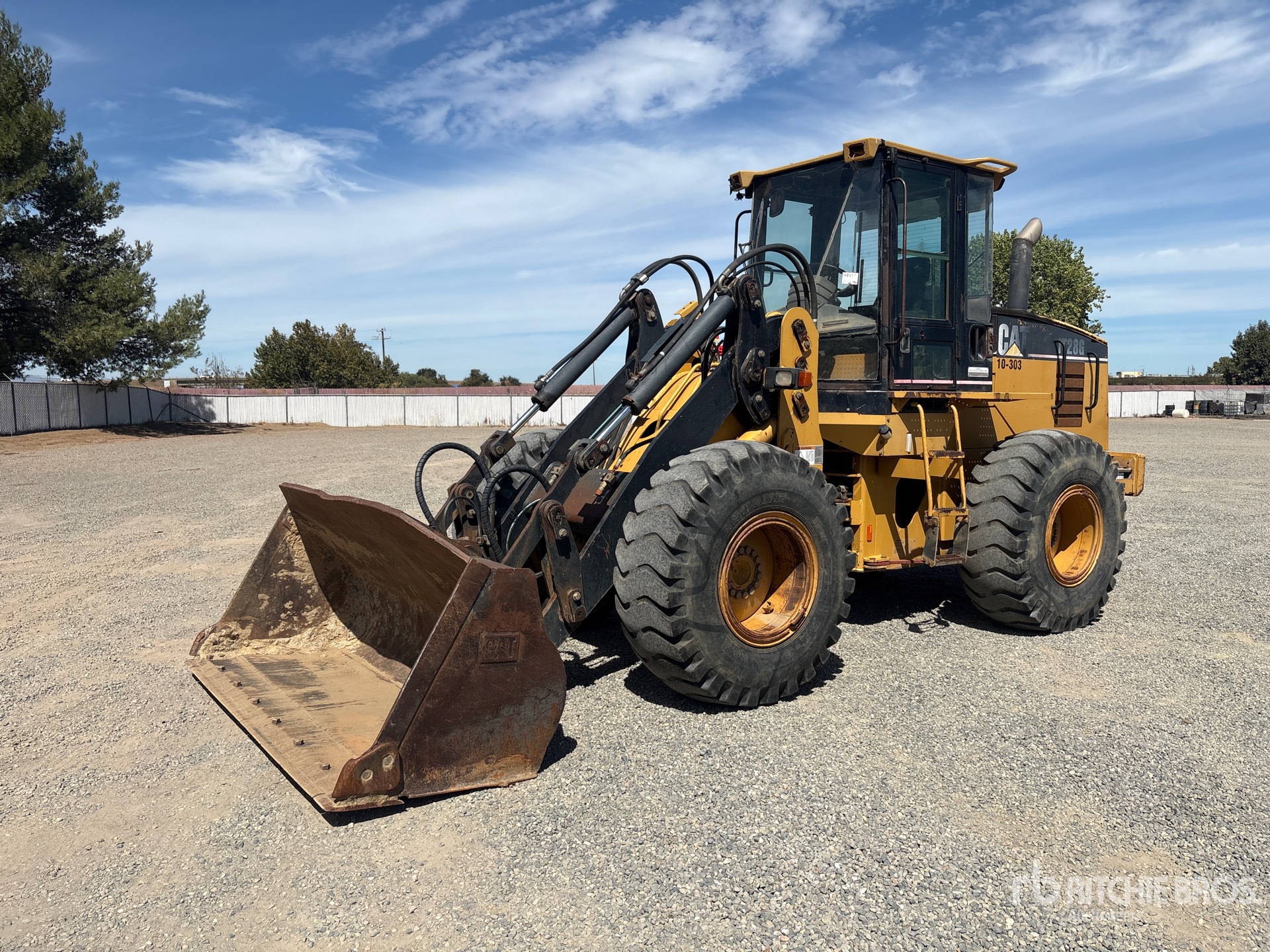 Photo of 2002 Caterpillar IT28G