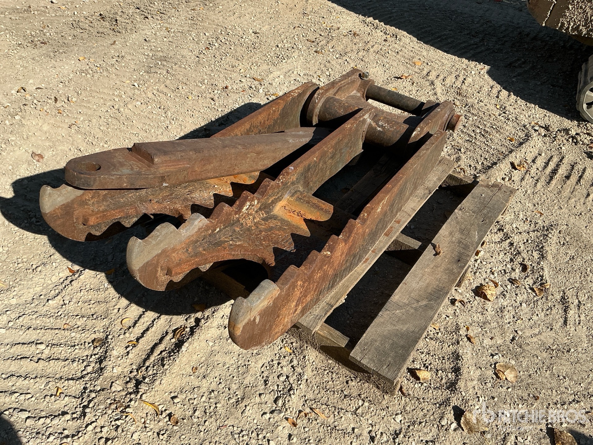 Caterpillar - FITS CAT 320, 322