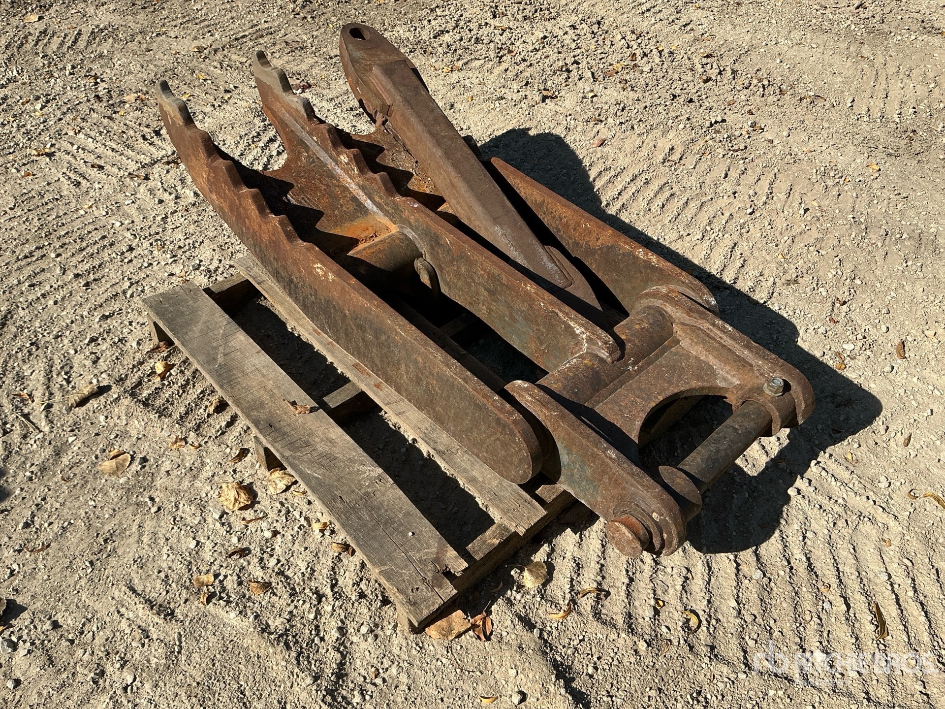 Caterpillar - FITS CAT 320, 322