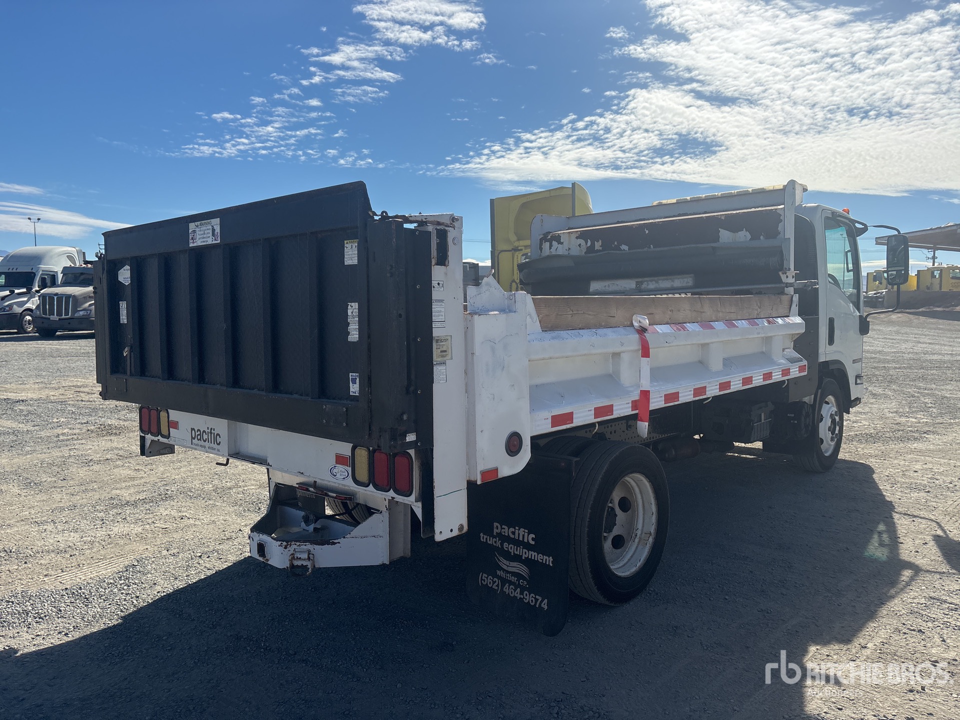 2013 Isuzu NPR HD
