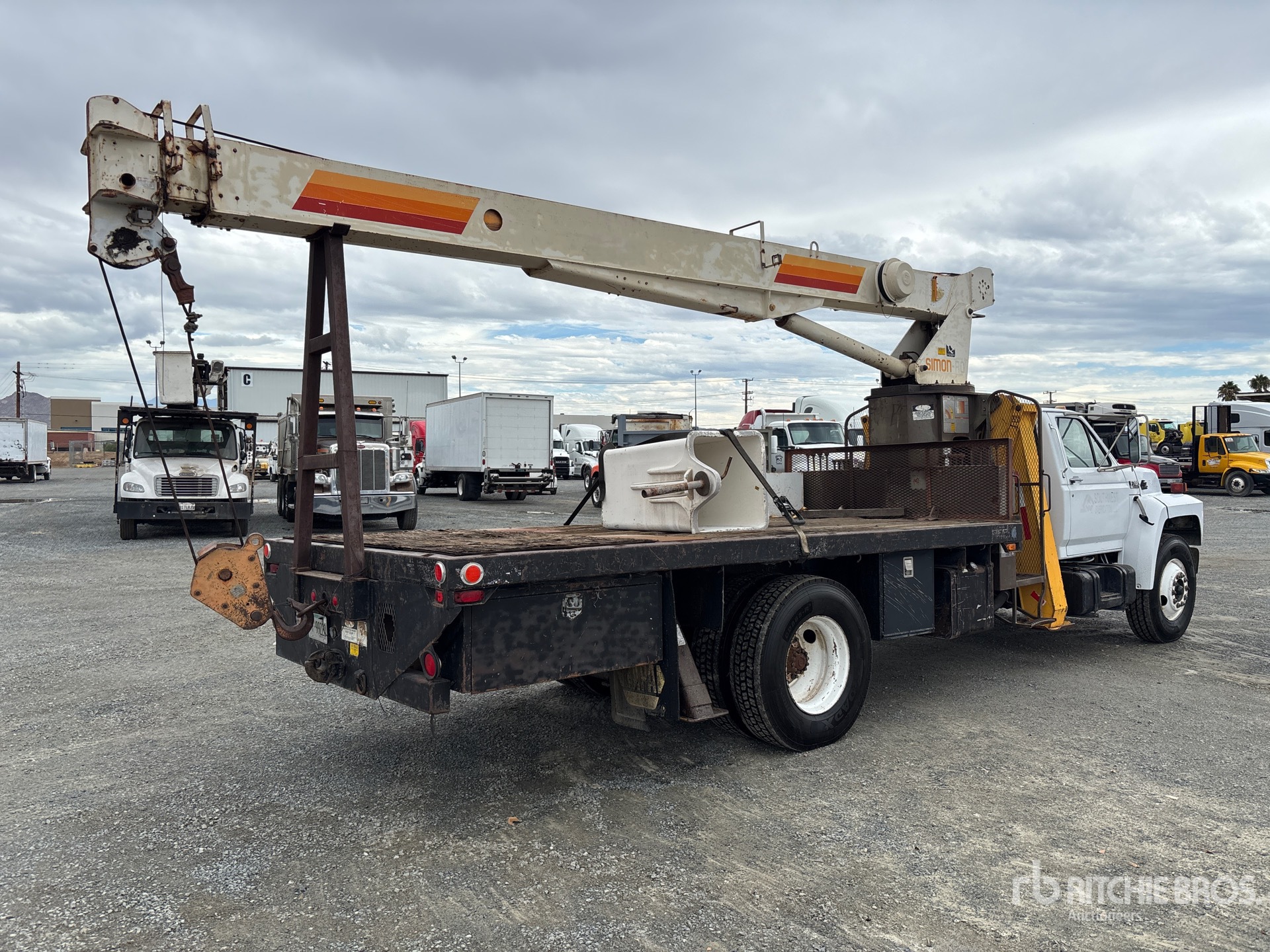 1990 Ford F700