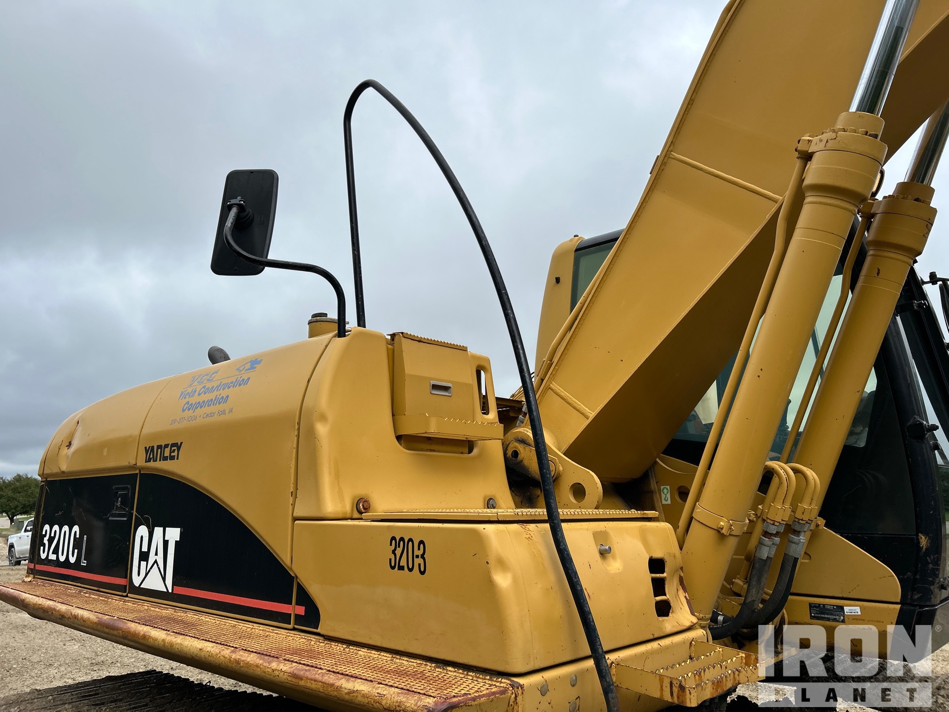 2001 Caterpillar 320C L