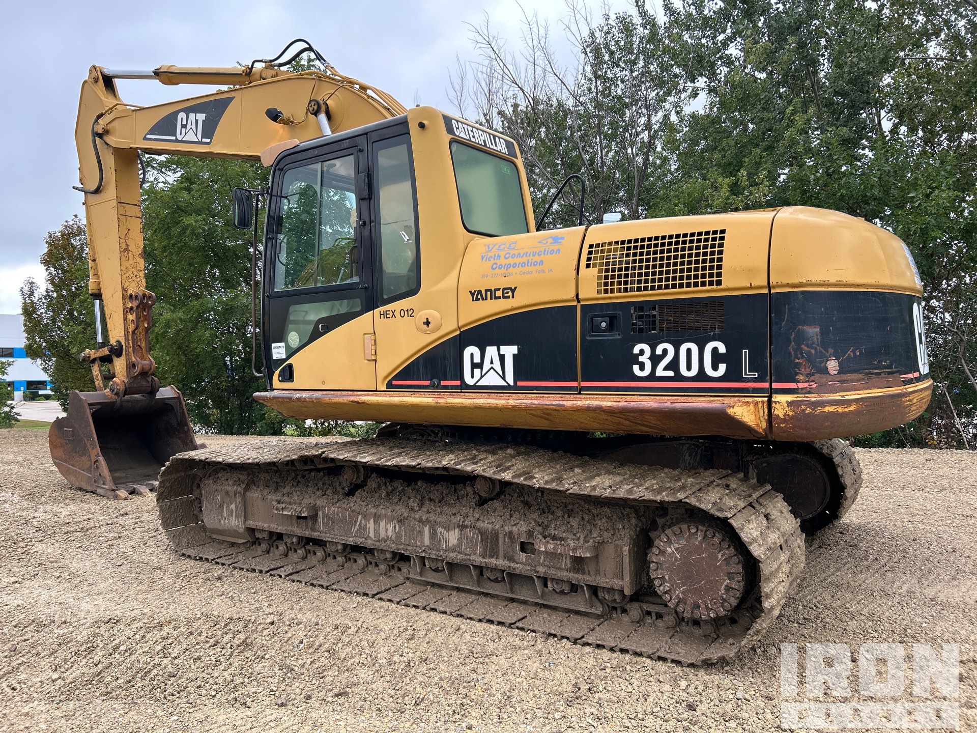 2001 Caterpillar 320C L
