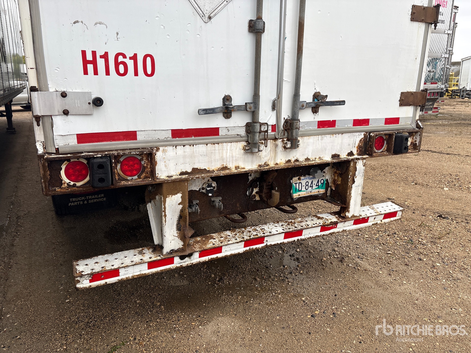 Great Dane 53 FT X 102 IN T/A HEATED