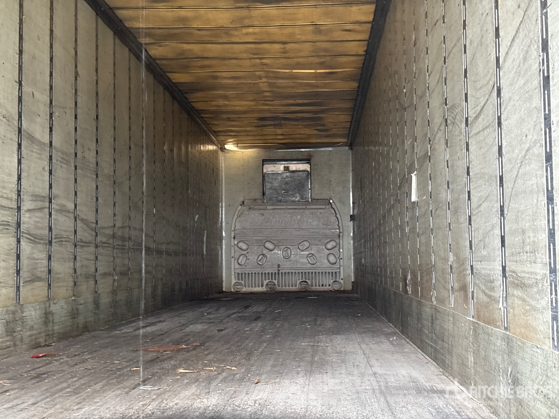 Great Dane 53 FT X 102 IN T/A HEATED