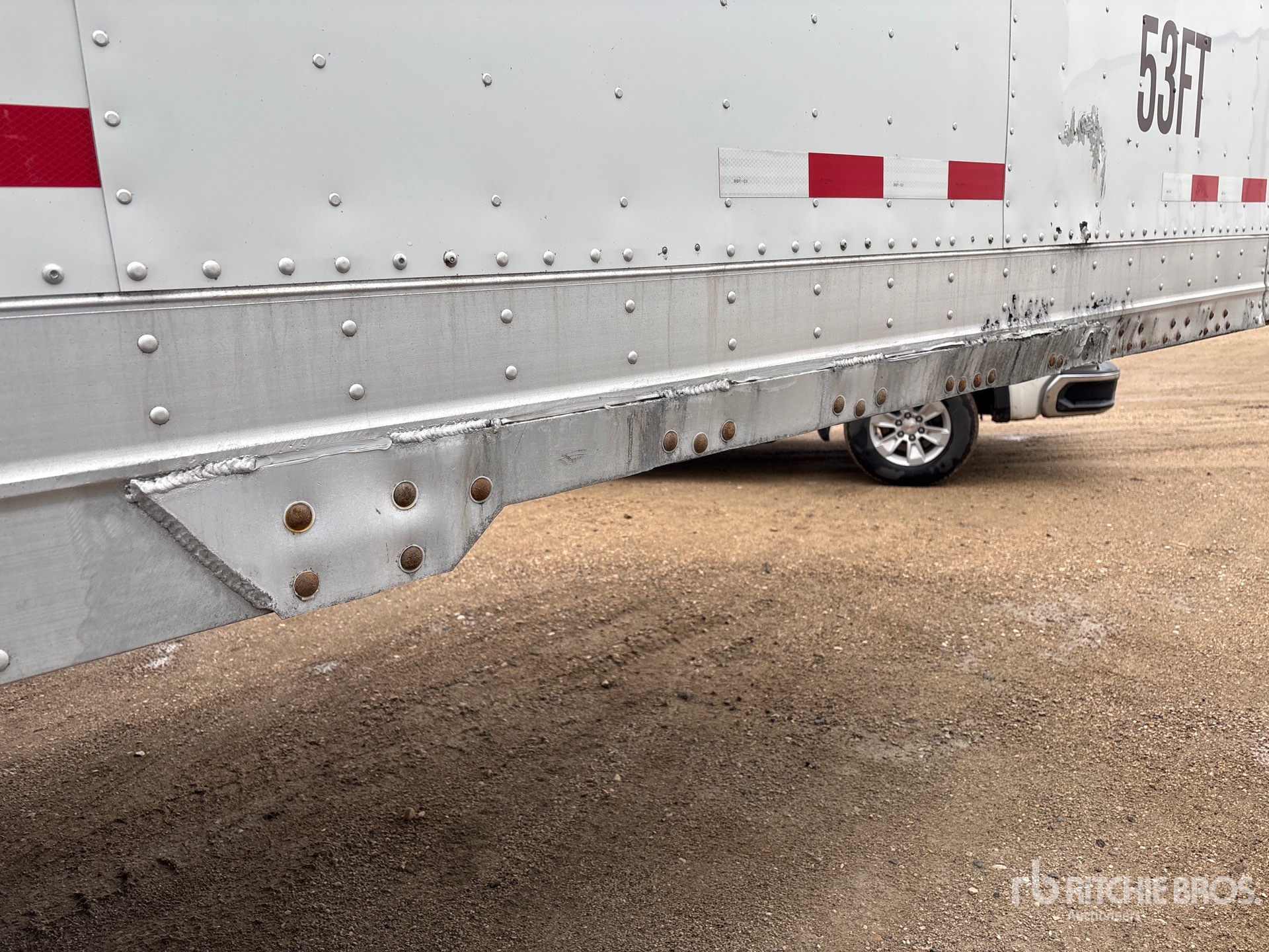 Great Dane 53 FT X 102 IN T/A HEATED