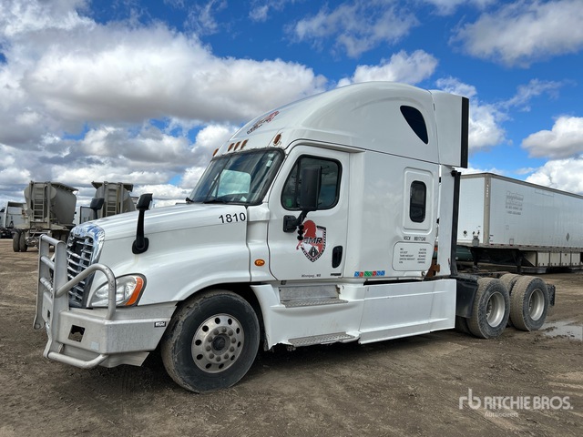 2016 Freightliner Cascadia T/A Sleeper Truck Tractor