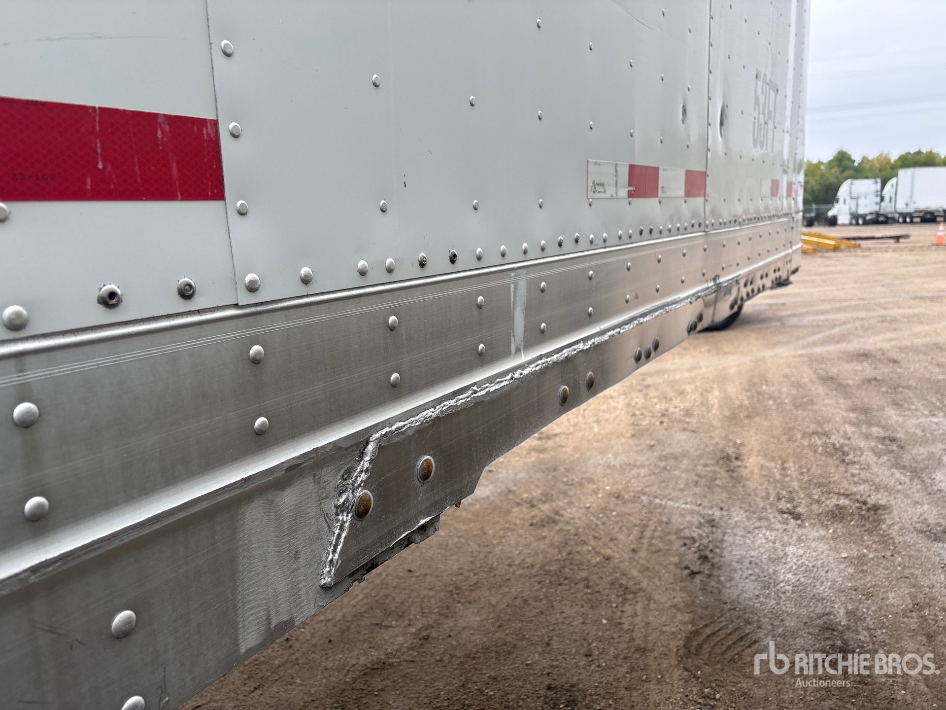 2006 Great Dane 53 FT X 102 IN T/A HEATED