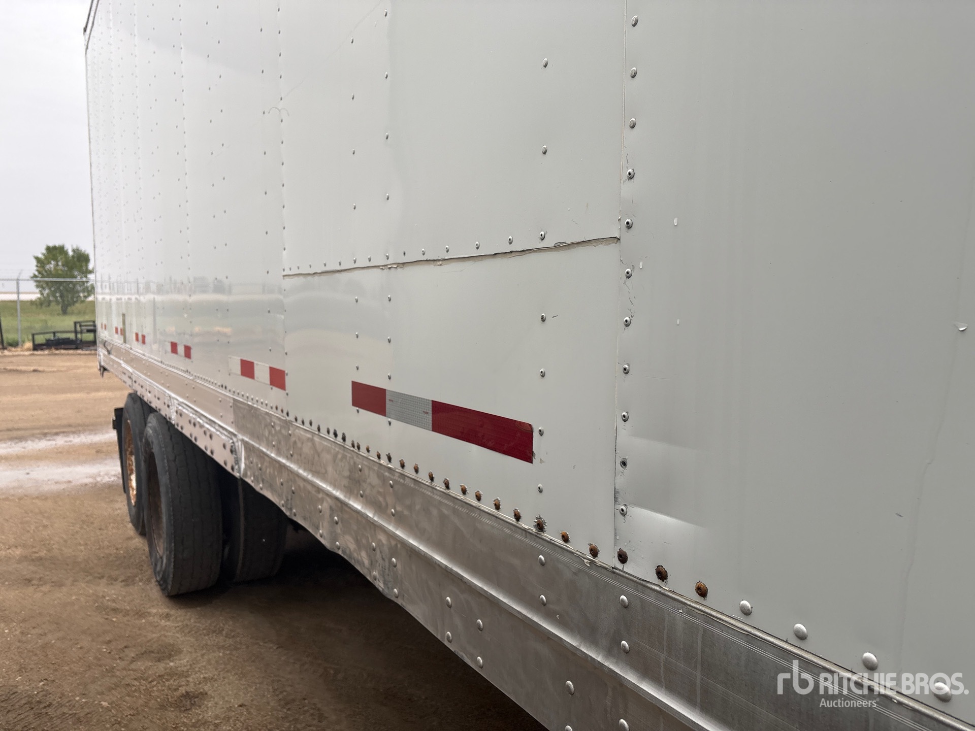 2006 Great Dane 53 FT X 102 IN T/A HEATED