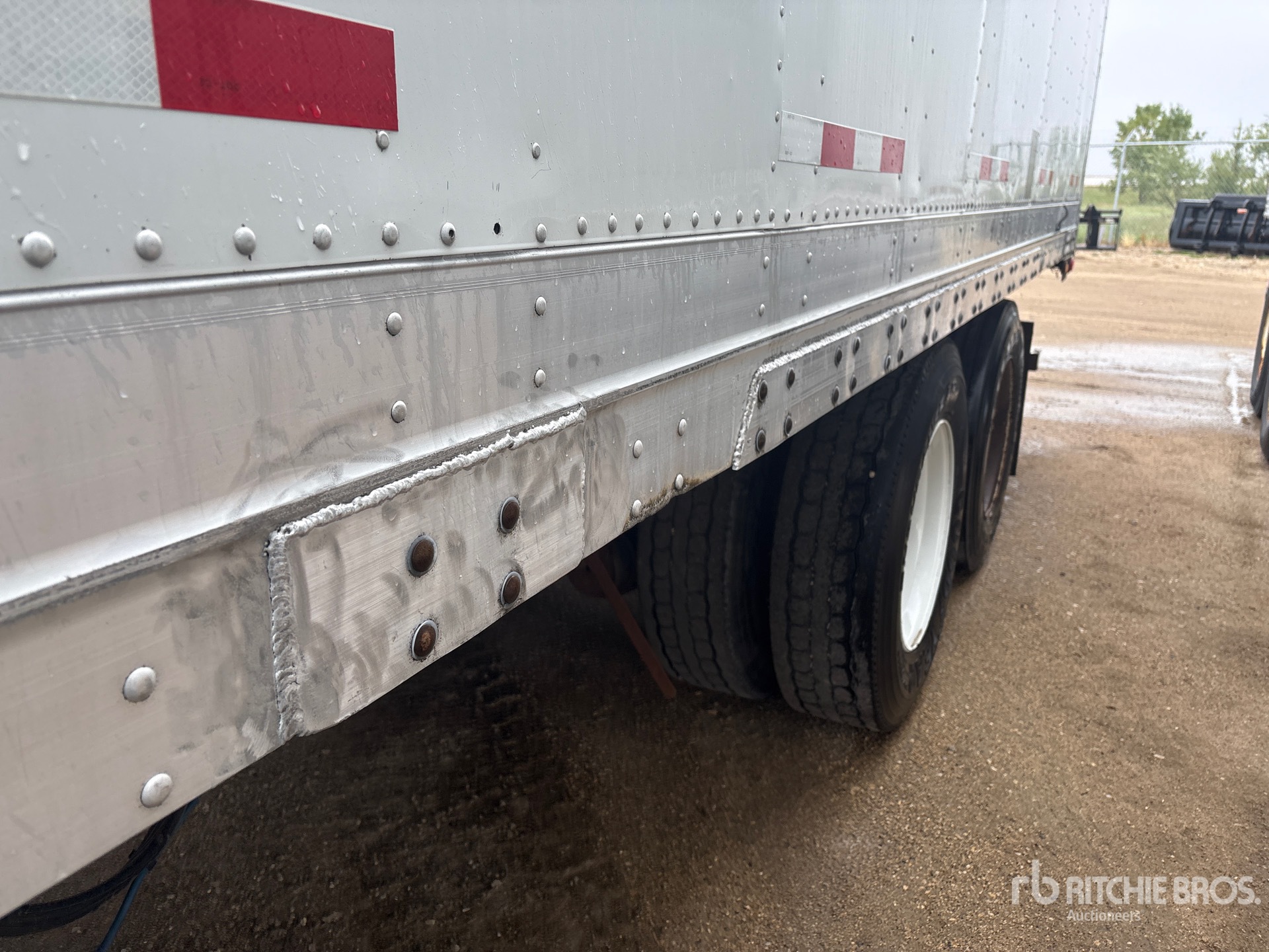 2006 Great Dane 53 FT X 102 IN T/A HEATED