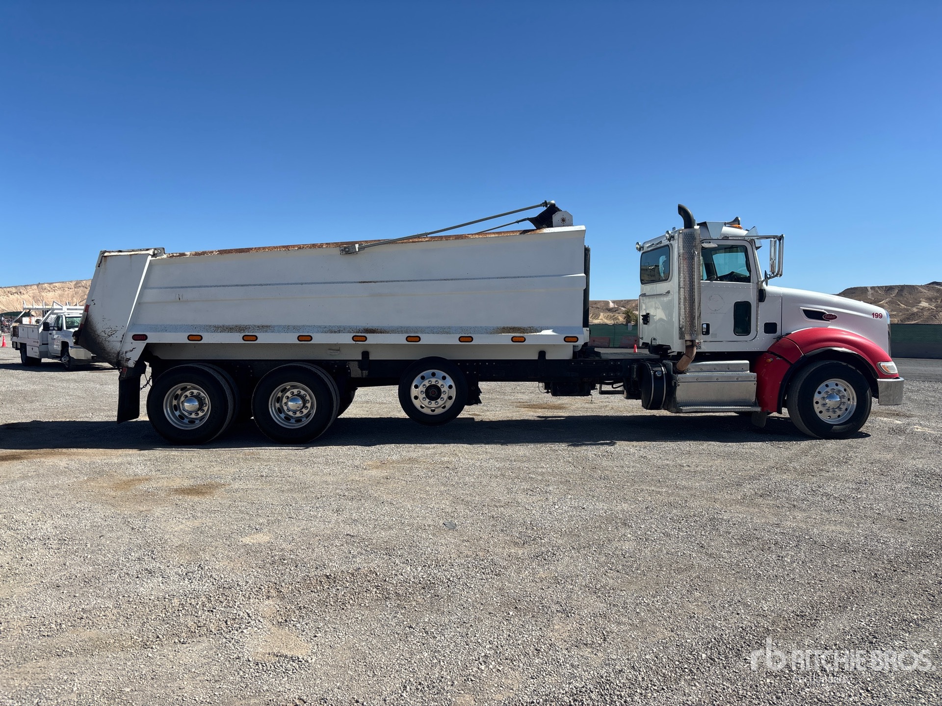 2012 Peterbilt 386