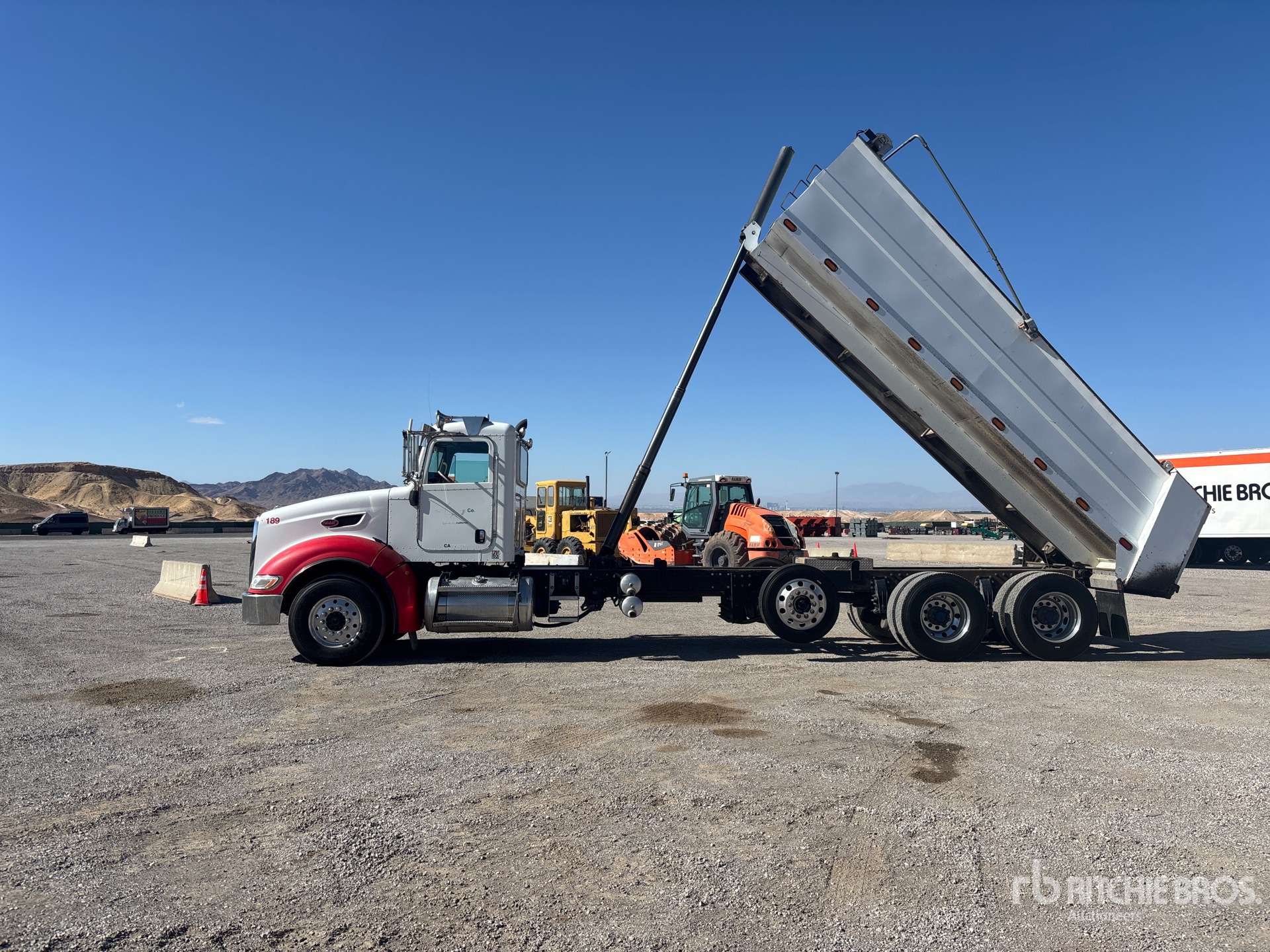 2012 Peterbilt 386