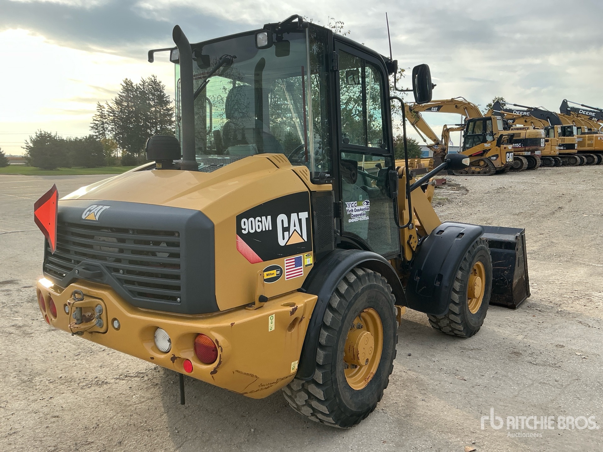 2017 Caterpillar 906M