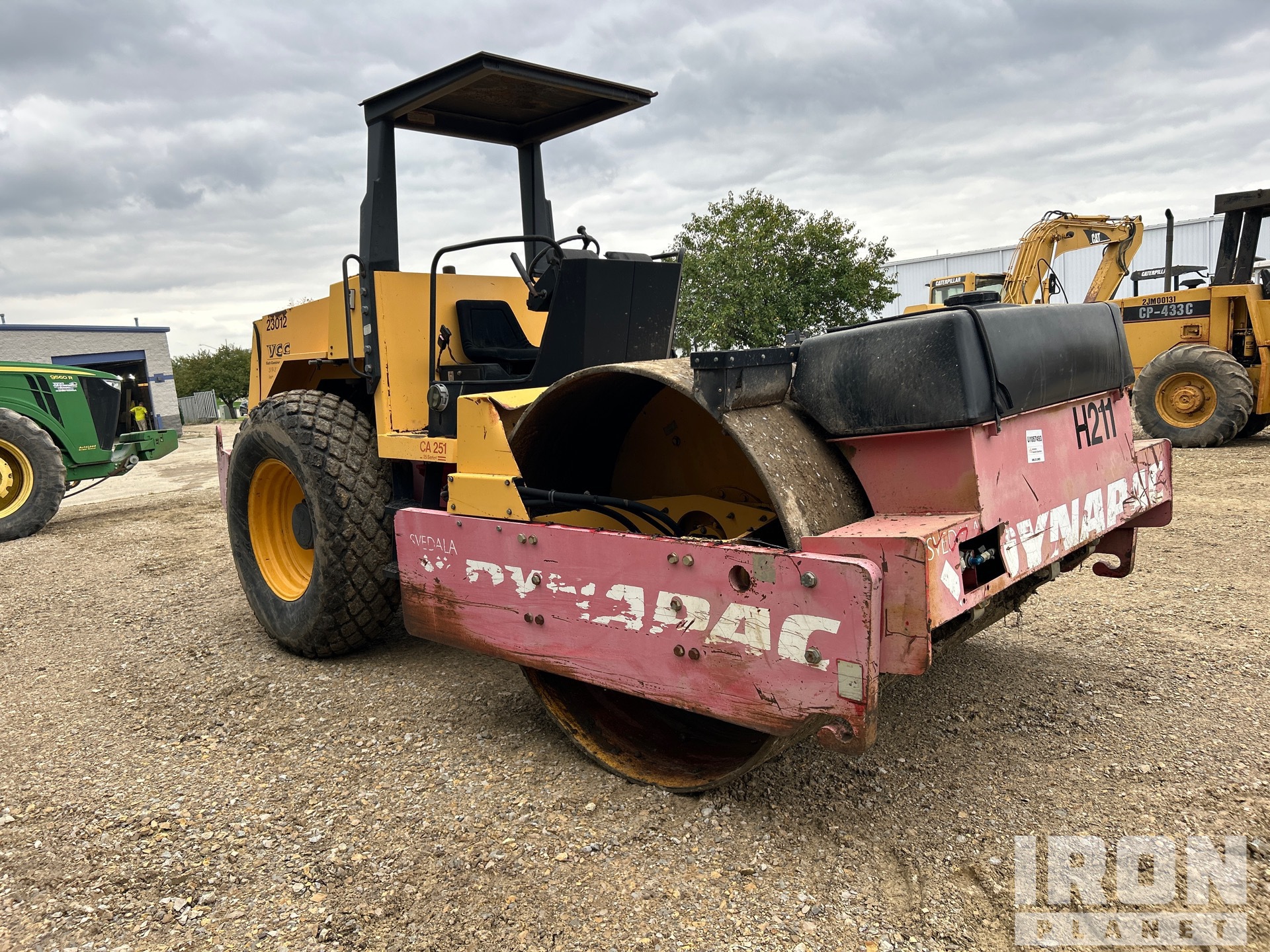 1997 Dynapac CA251A