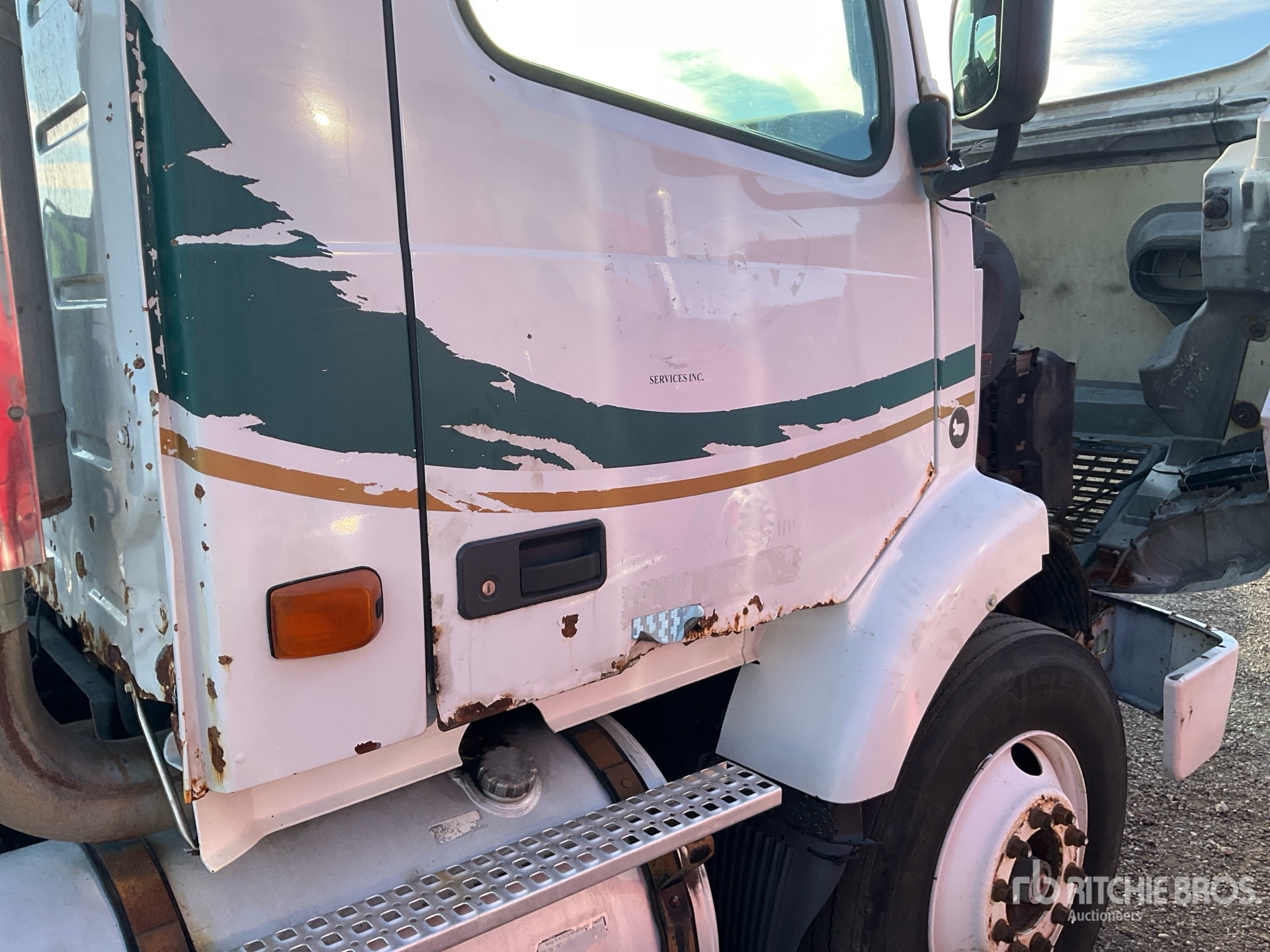 2007 Volvo VNM