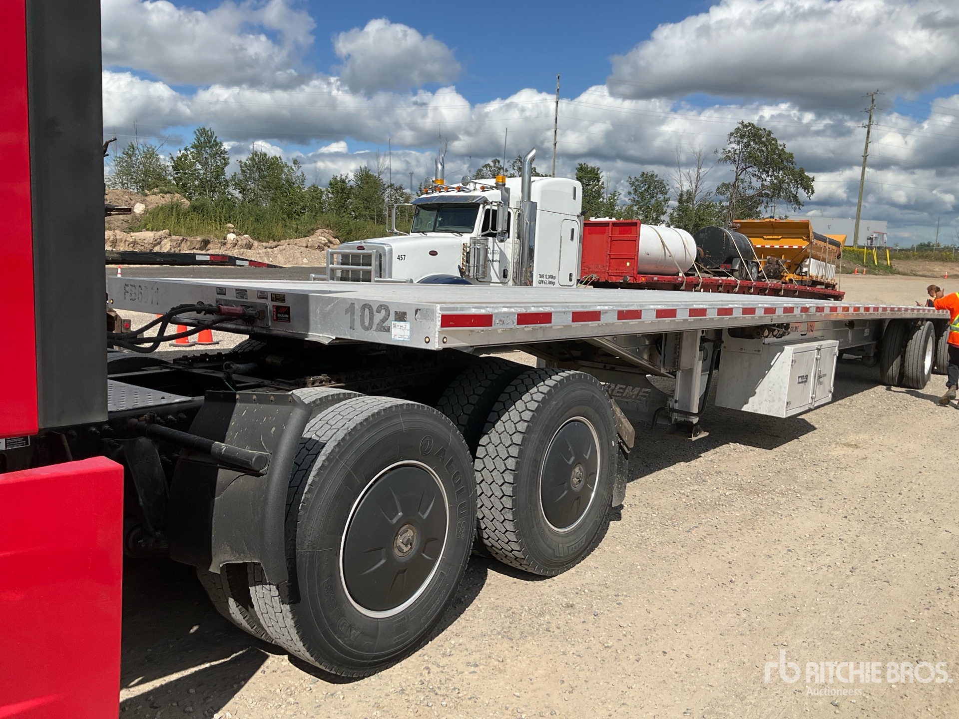 2023 Extreme 53 ft T/A Spread Axle