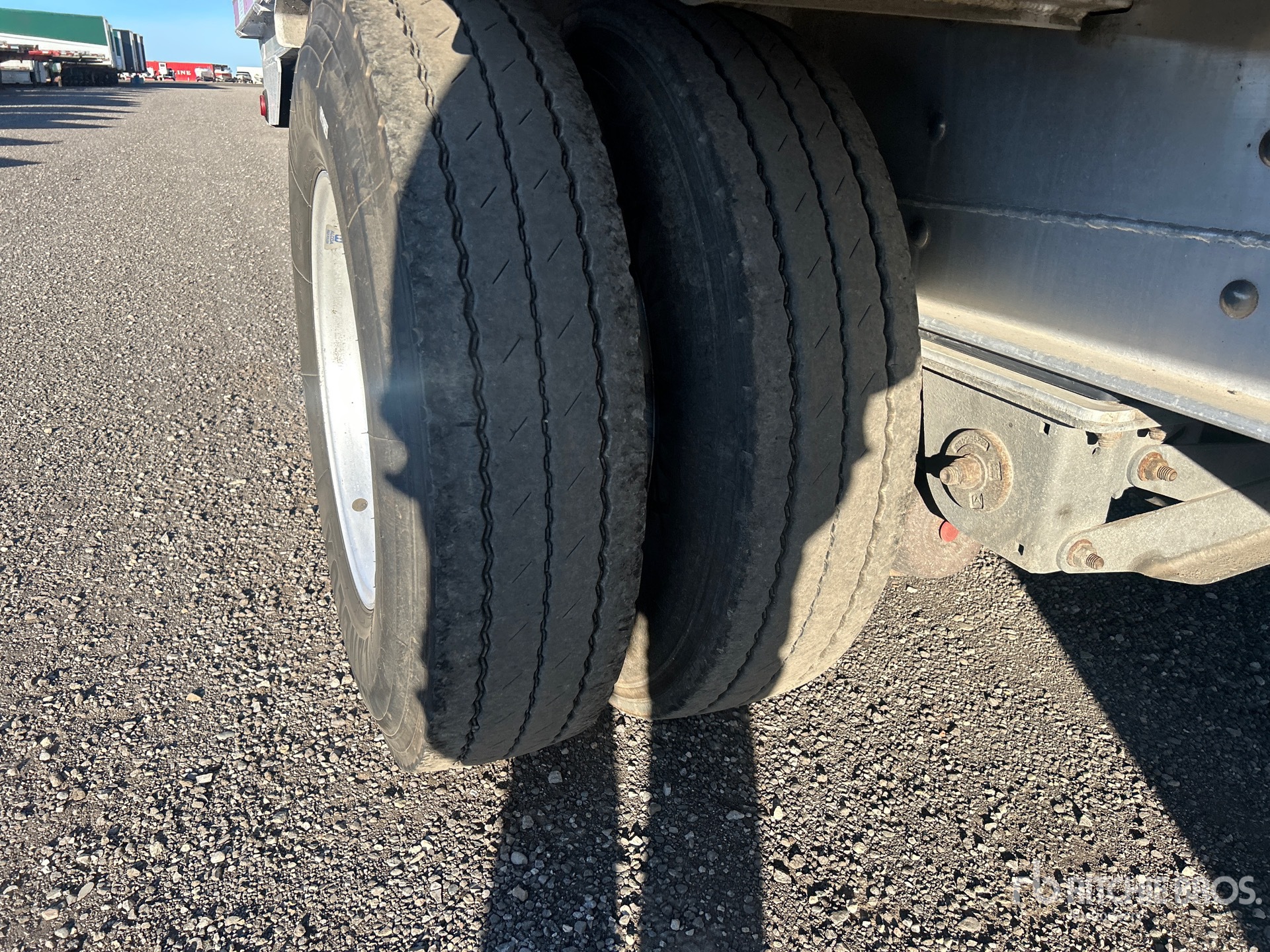 2023 Extreme 53 ft T/A Spread Axle