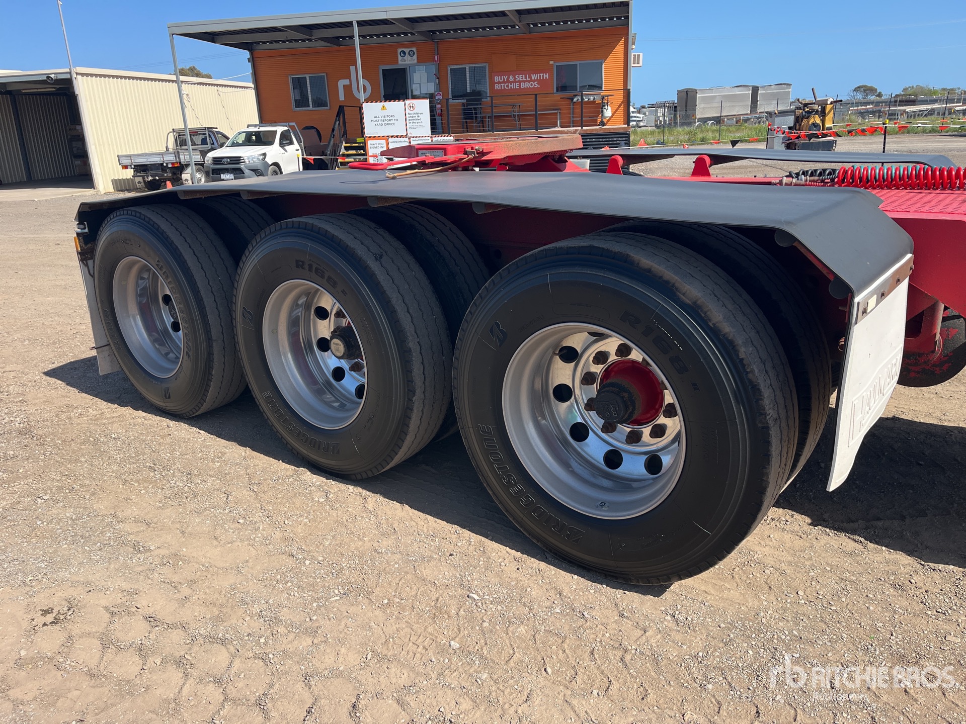 2022 Haulmark TRI/A ROAD TRAIN
