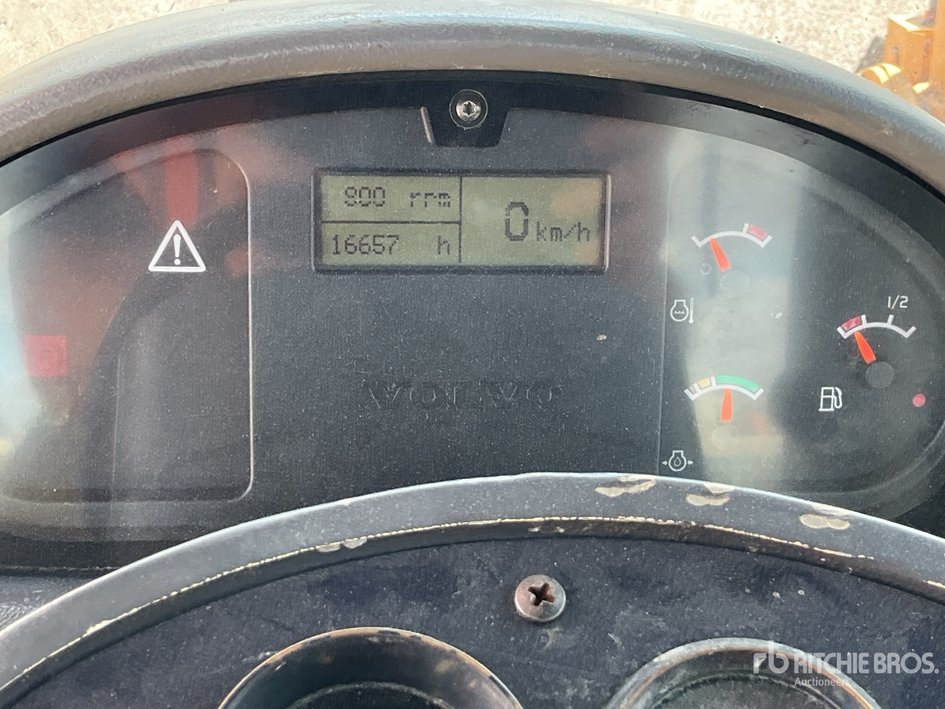 2002 Volvo G710B