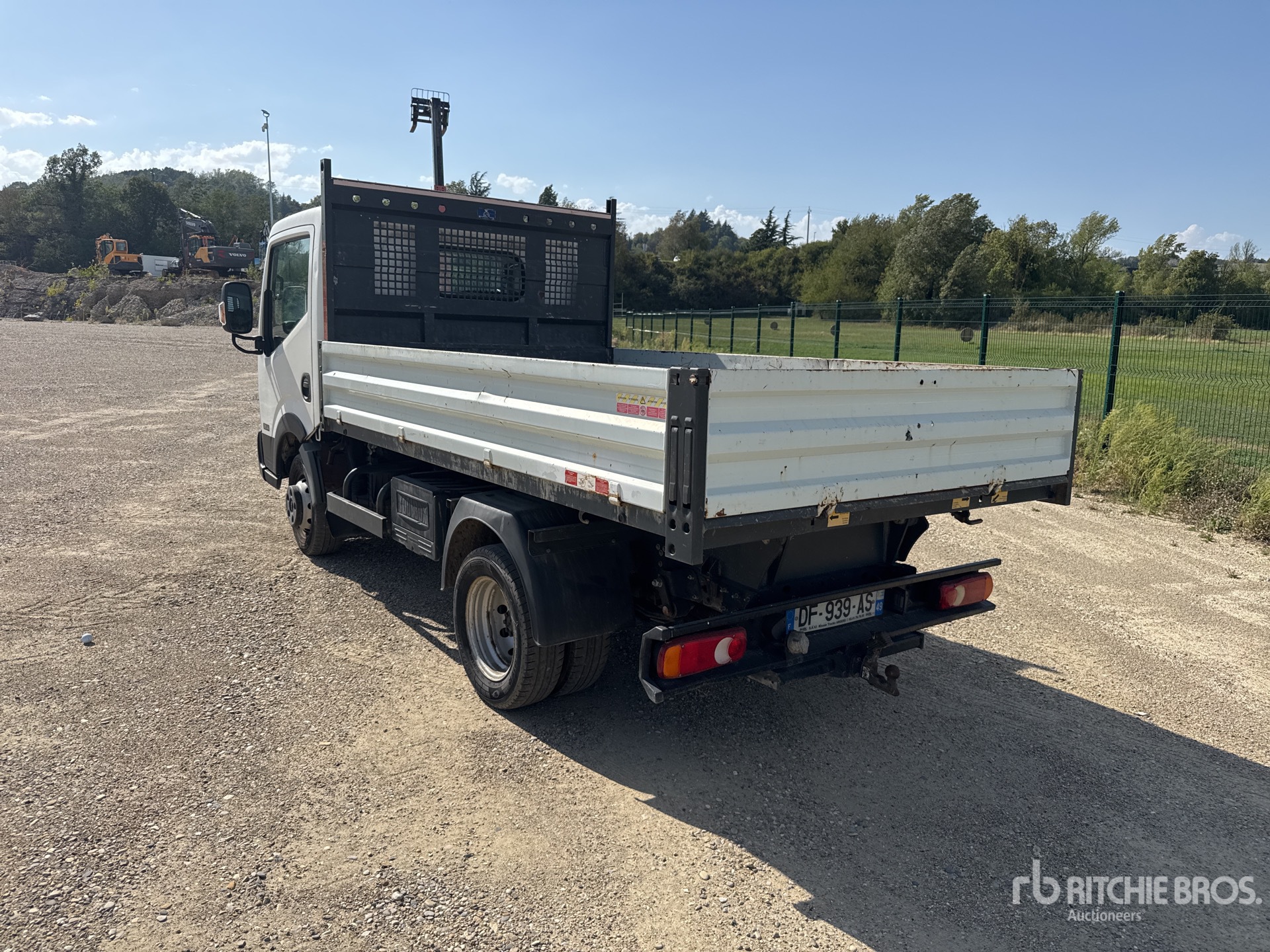 2014 Nissan NT 400 CABSTAR