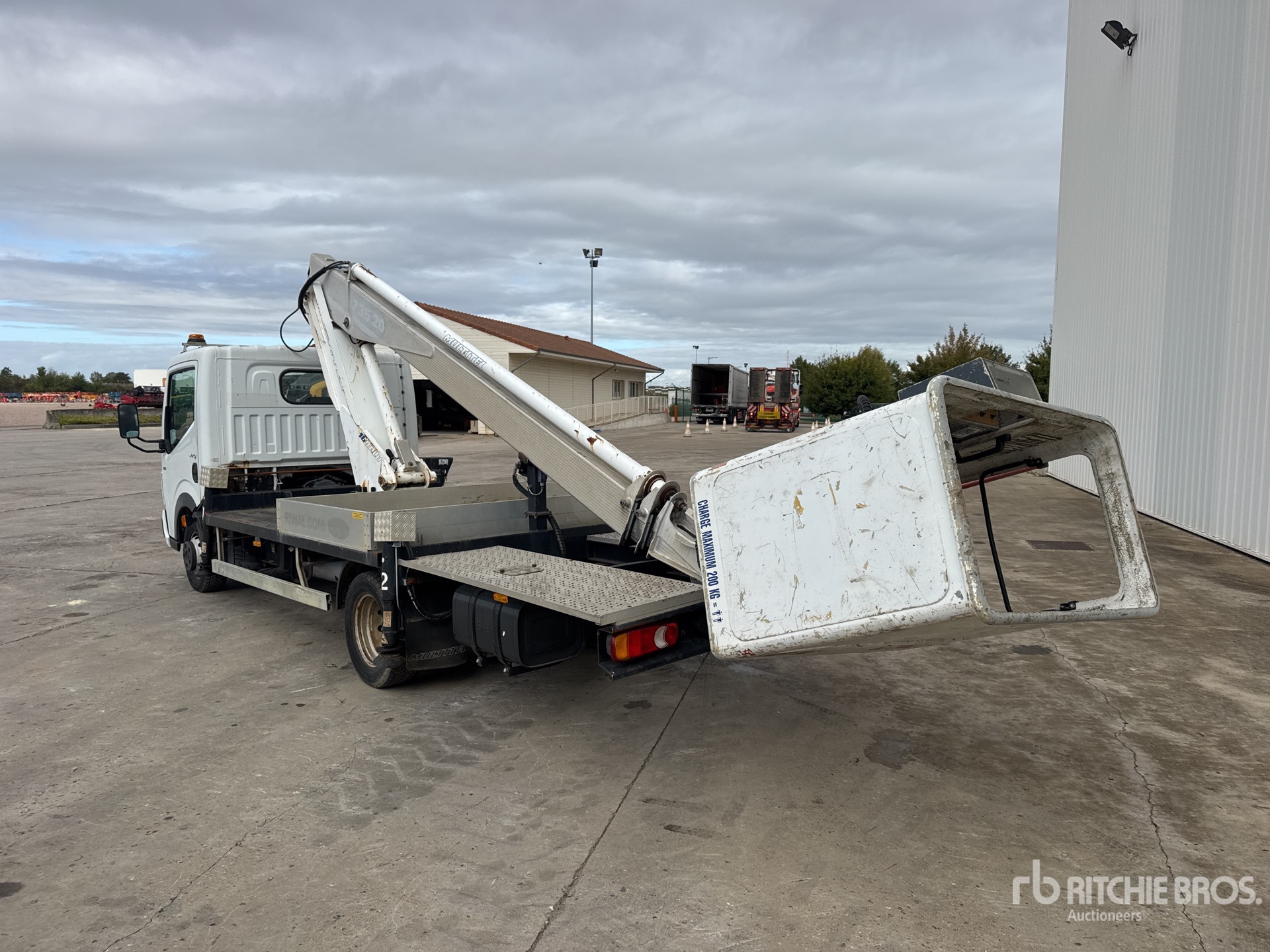 2011 Renault 110 DXI
