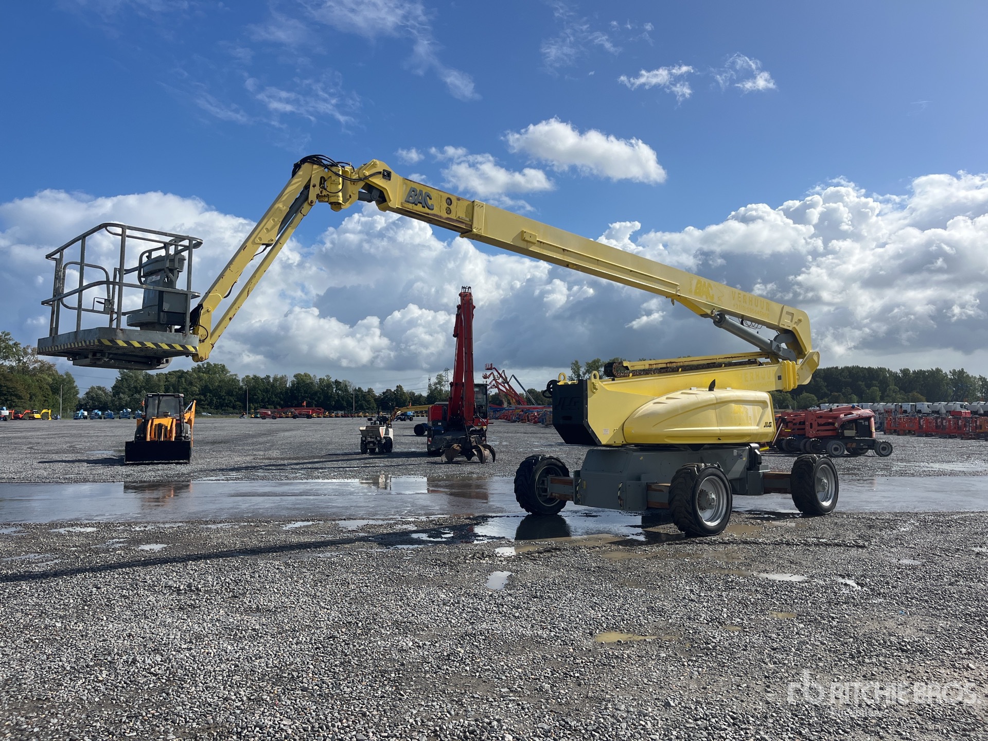 2004 JLG 1250AJP