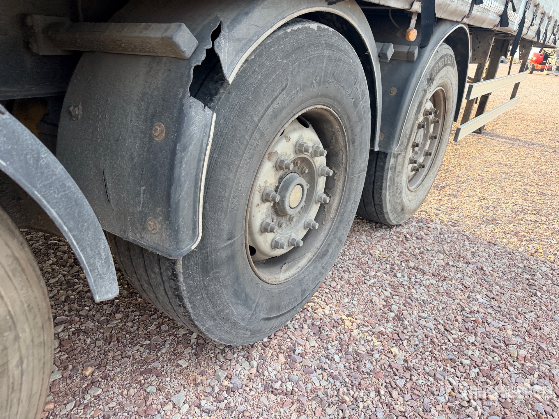2011 Fruehauf TX38C